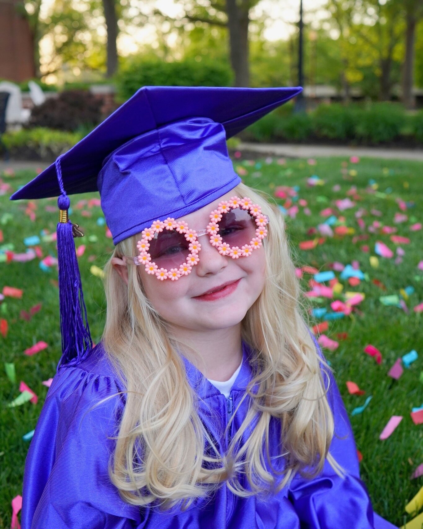 There is ONE opening left for the Grad Minis!!! 👨&zwj;🎓 7pm tonight in Westerville! You won't want to miss these priceless memories!!! Perfect for Pre-K and Kindergarten! Book ASAP before it's gone https://www.ashleyatkinson.co/kinder-grad-mini-gal