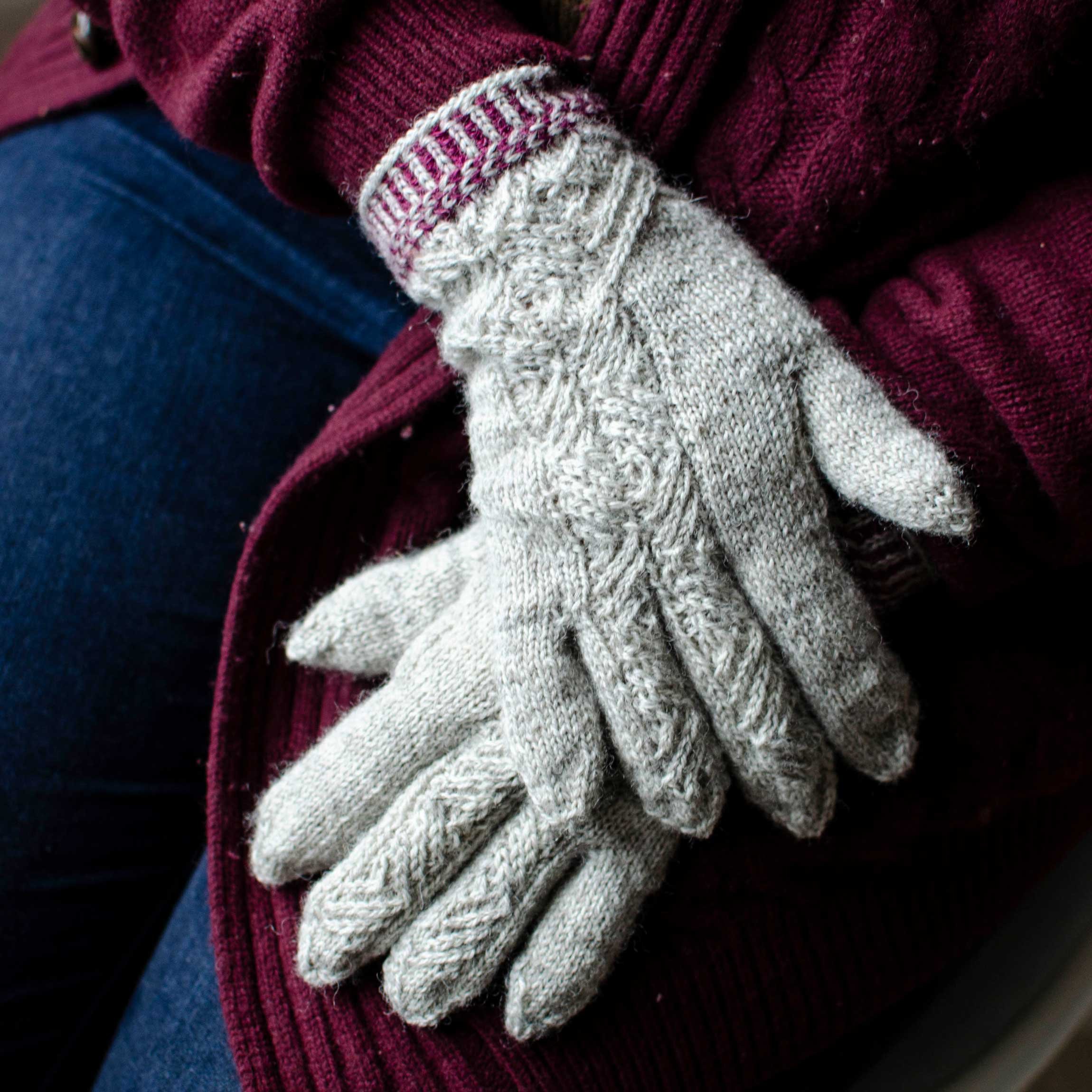Aleks-Byrd-Lidden-gloves-vikkel-estonian-braid-1-Aleks-Byrd-Designs-square-web.jpg