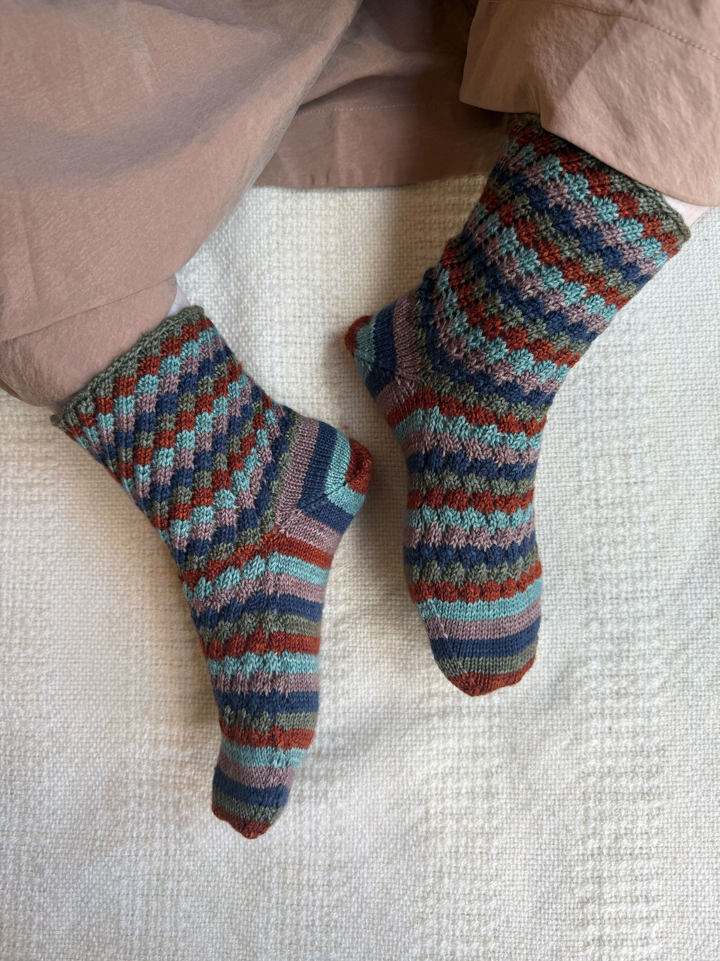 AleksByrd-Lapiline-socks-solids-LaurelKnits-2-Aleks-Byrd-Designs-web.jpg