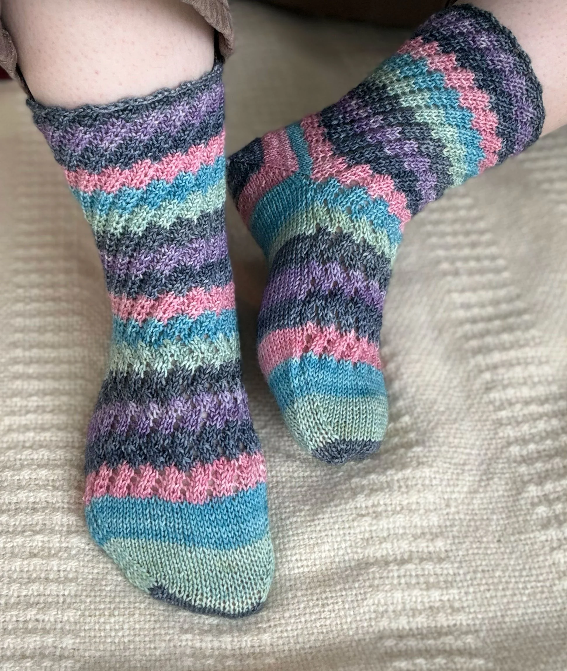 AleksByrd-Lapiline-socks-selfstriping-1-Aleks-Byrd-Designs-web.jpg