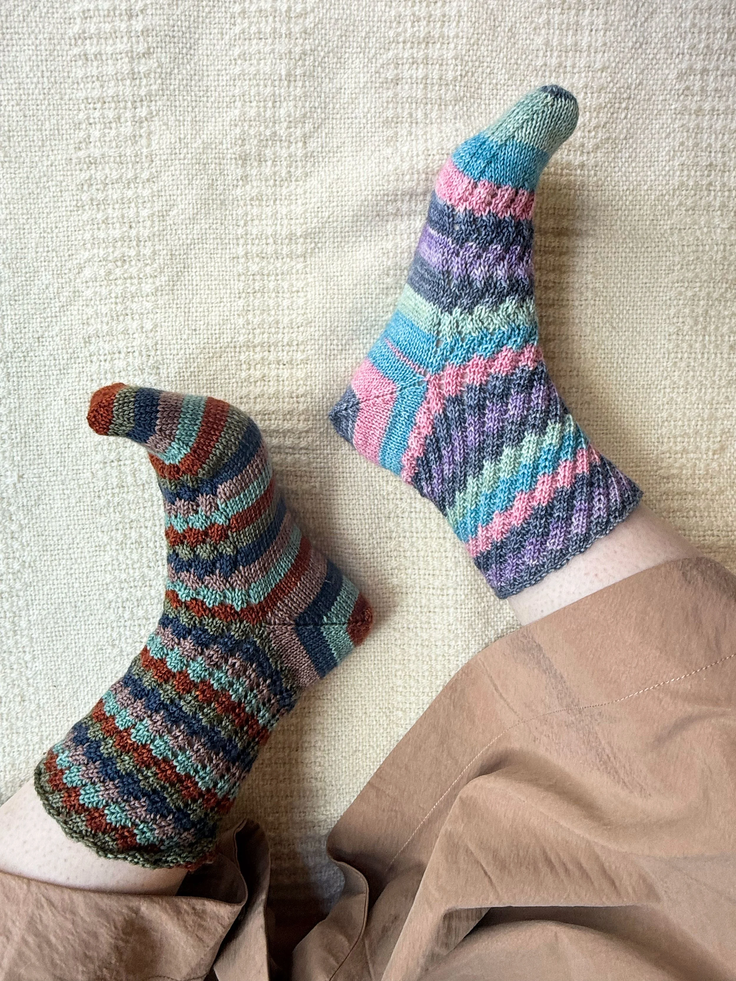 AleksByrd-Lapiline-socks-solids-selfstriping-1-Aleks-Byrd-Designs-web.jpg