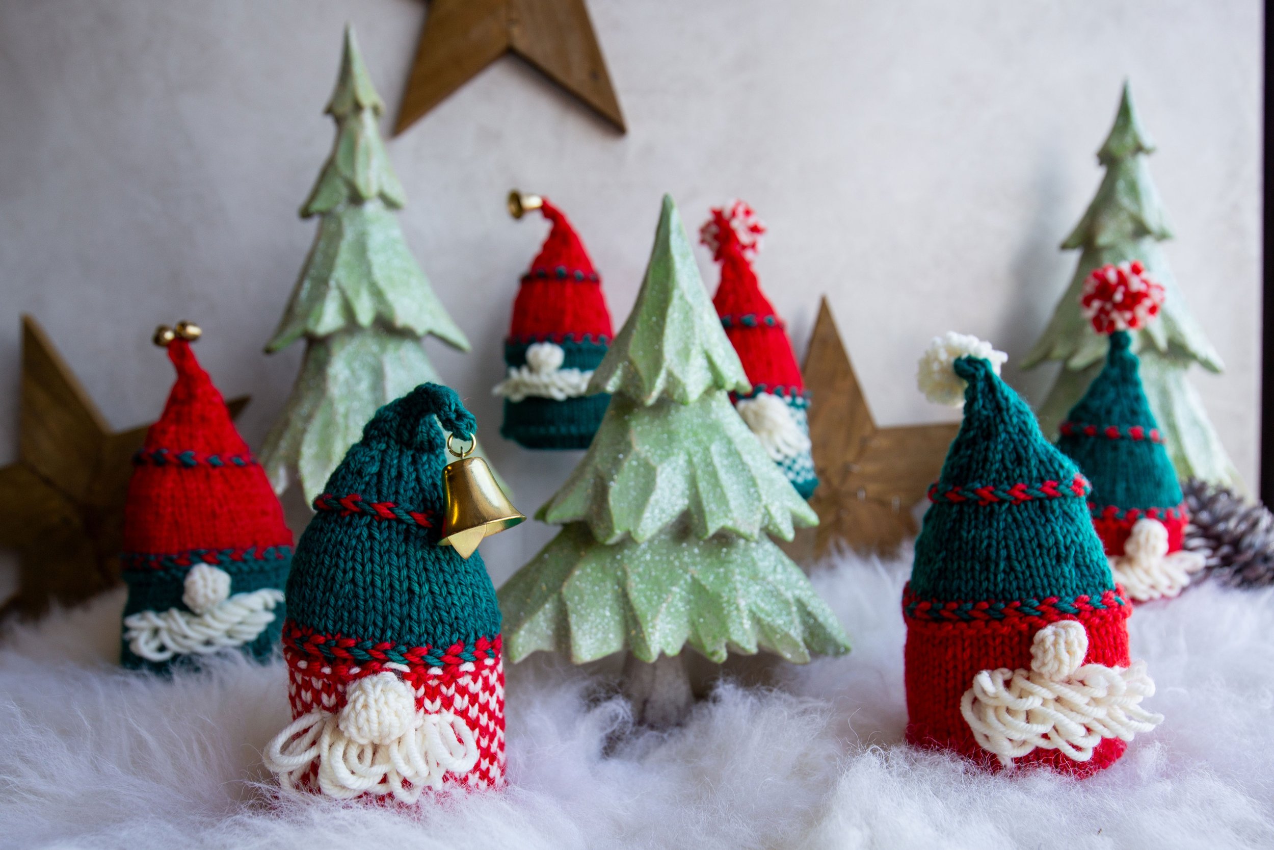 AleksByrd-Mini-Pakapikk-mini-knit-gnome-1-Aleks-Byrd-Designs-web.jpg
