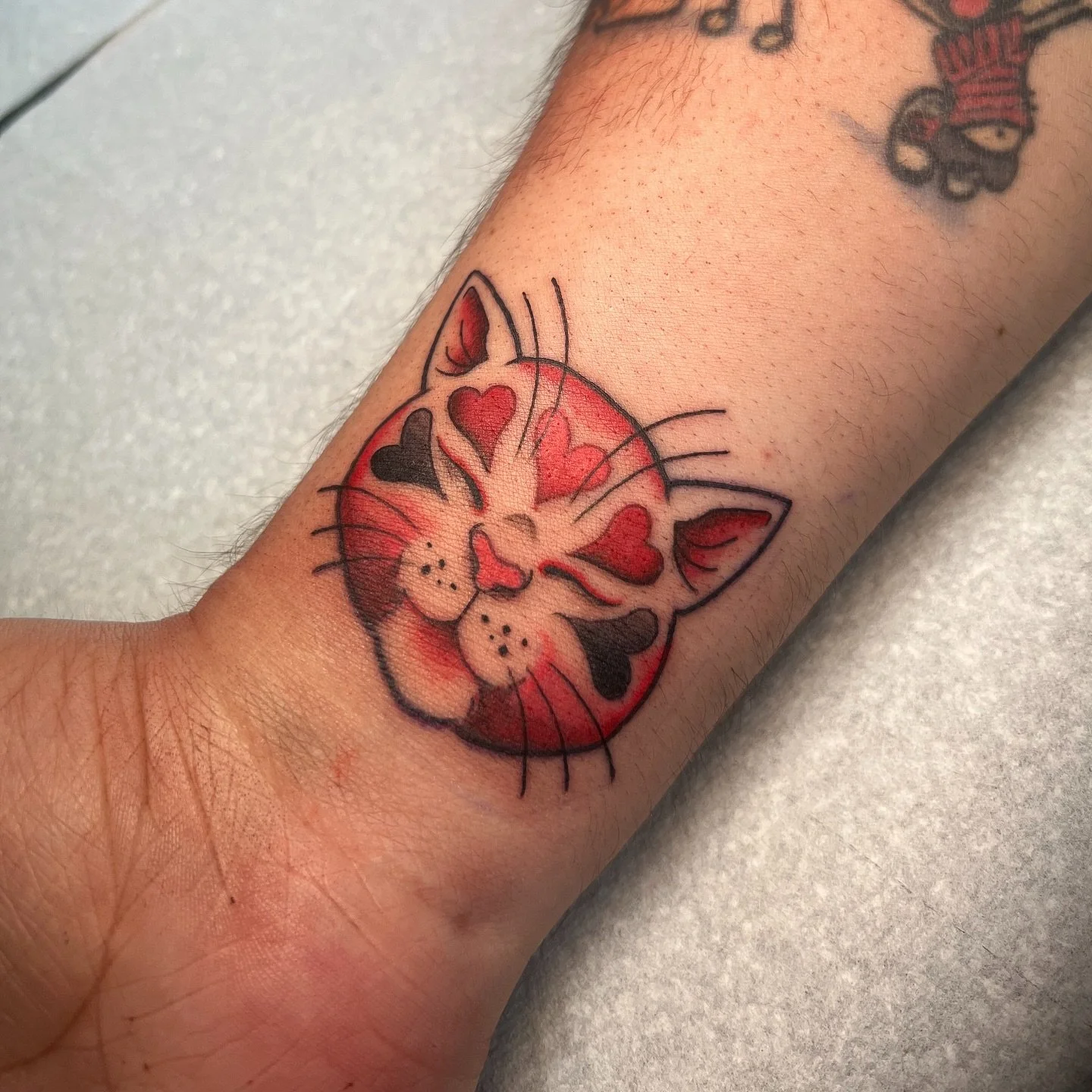 🐱 cat 🐱 
.
.
.
This girl is behind on posing again ✨ Done a lil while ago from my flash for the amazing @afro_bayou 🌞
.
.
#cattattoo #tattoo #cat #tattoos #tattooartist #ink #tattooart #tattooideas #cattattoos #inked #catlover #art #blackworktatto