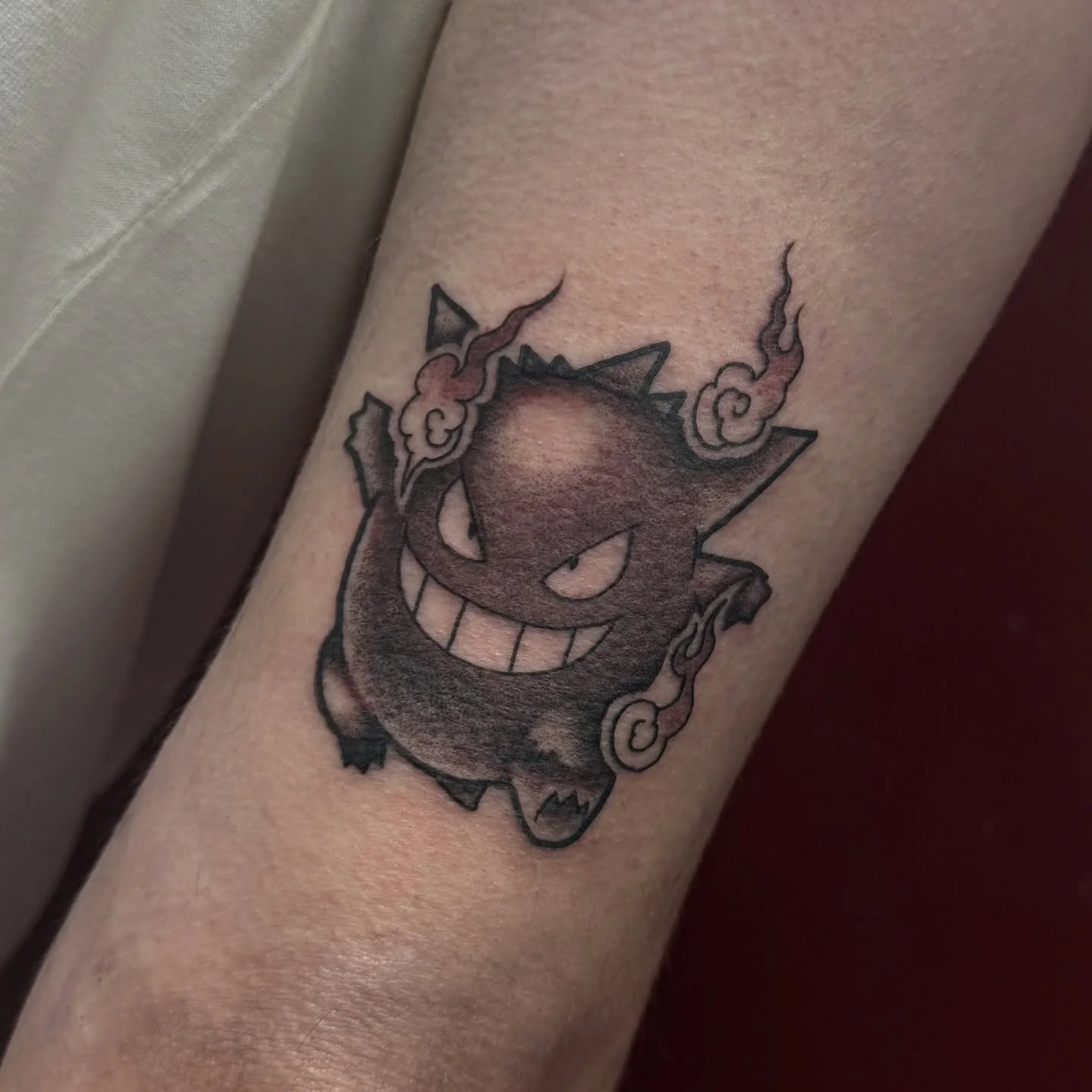 👻 Gengar 👻
.
.
For the wonderful @clarencefuckinclaymore ! Thank you for the trust.
Always up for tattooing any pokemon or anime related pieces! 
.
.
#gengar #gengartattoo #pokemon #pokemontattoo #blackandgray