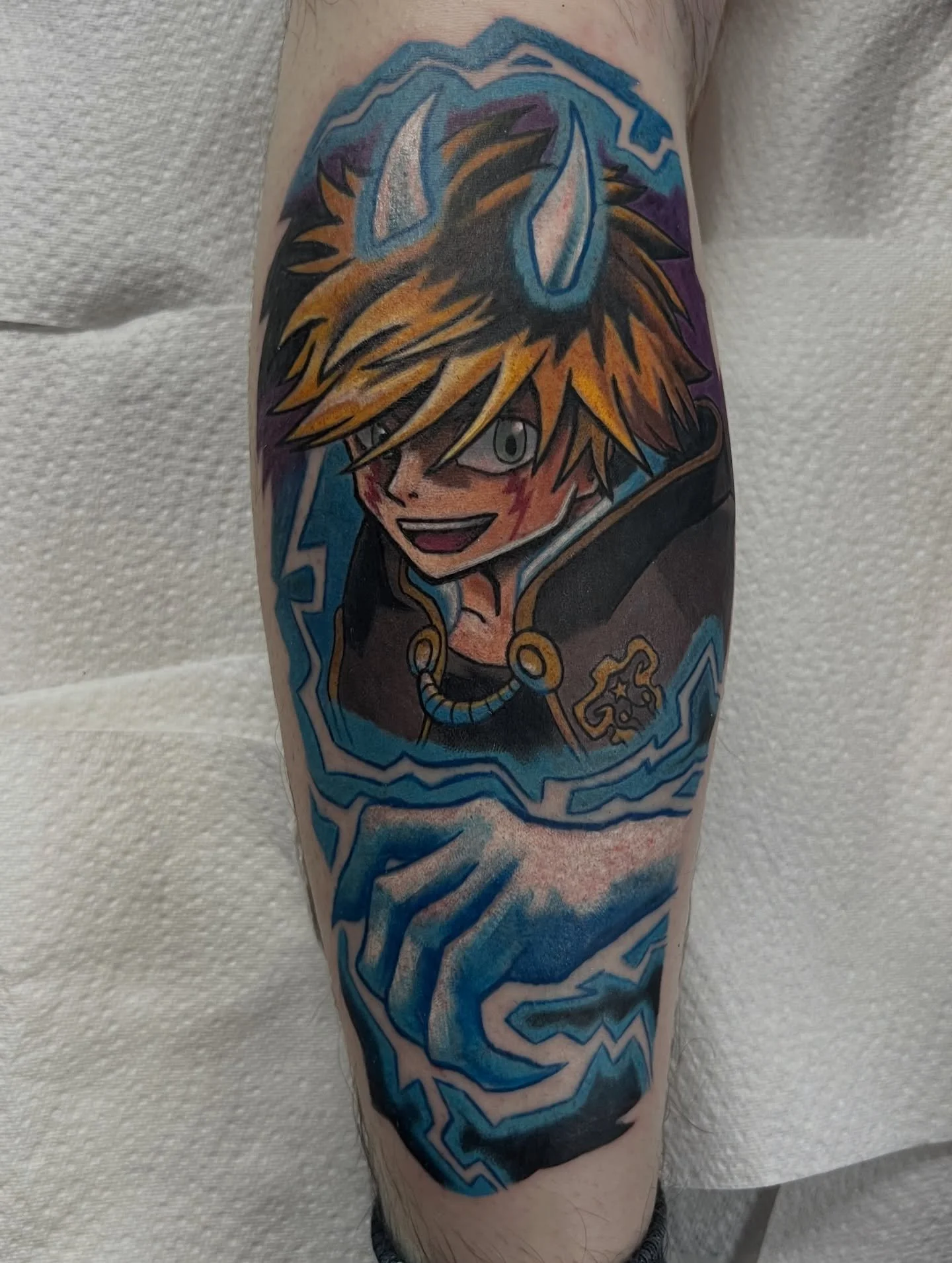 Luck from Black Clover for my guy Lucas who always shows up for some cool anime stuff!! Done at @feelgood.inktattoostudio with me cork pals. Feel like I leveled up today. What do you think? 

#blackclover #luck #anime #animetattoo #animetattooartist