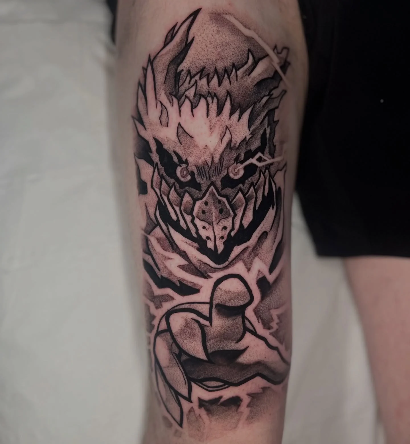Dark Deku for Peter today! We went Plus Ultra with his first big piece!! 

#mha #anime #animetattooartist #animetattoobros #tattooartist