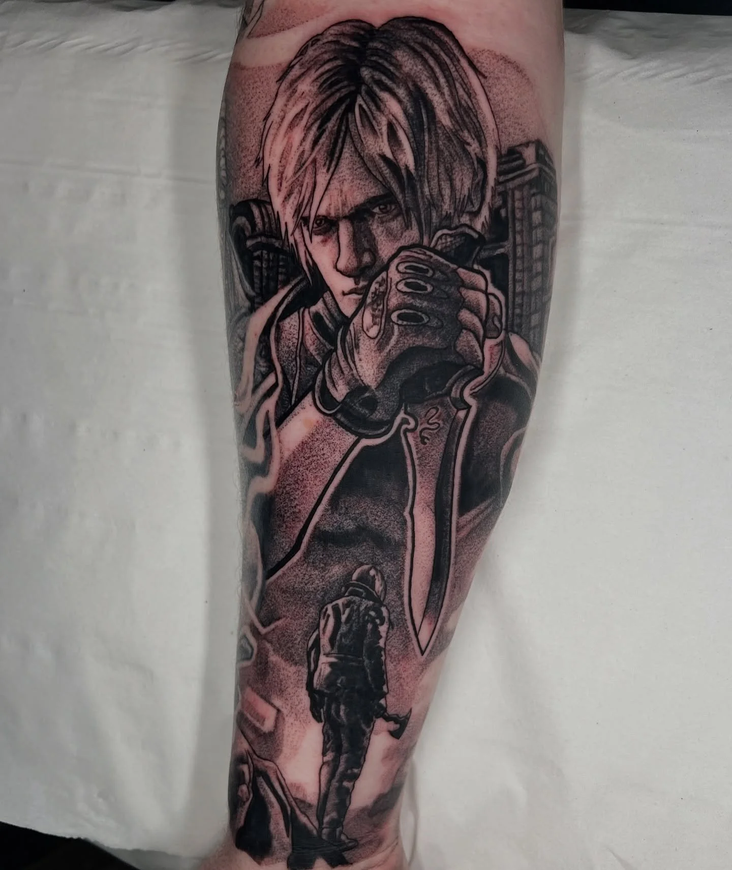 Leon Kennedy piece for my guy Davy who&rsquo;s aiming to be my first complete fully blackwork gamer sleeve 👀👀 great day as always! 

#residentevil #blackworktattoo #tattoo #tattoos #tattooartist