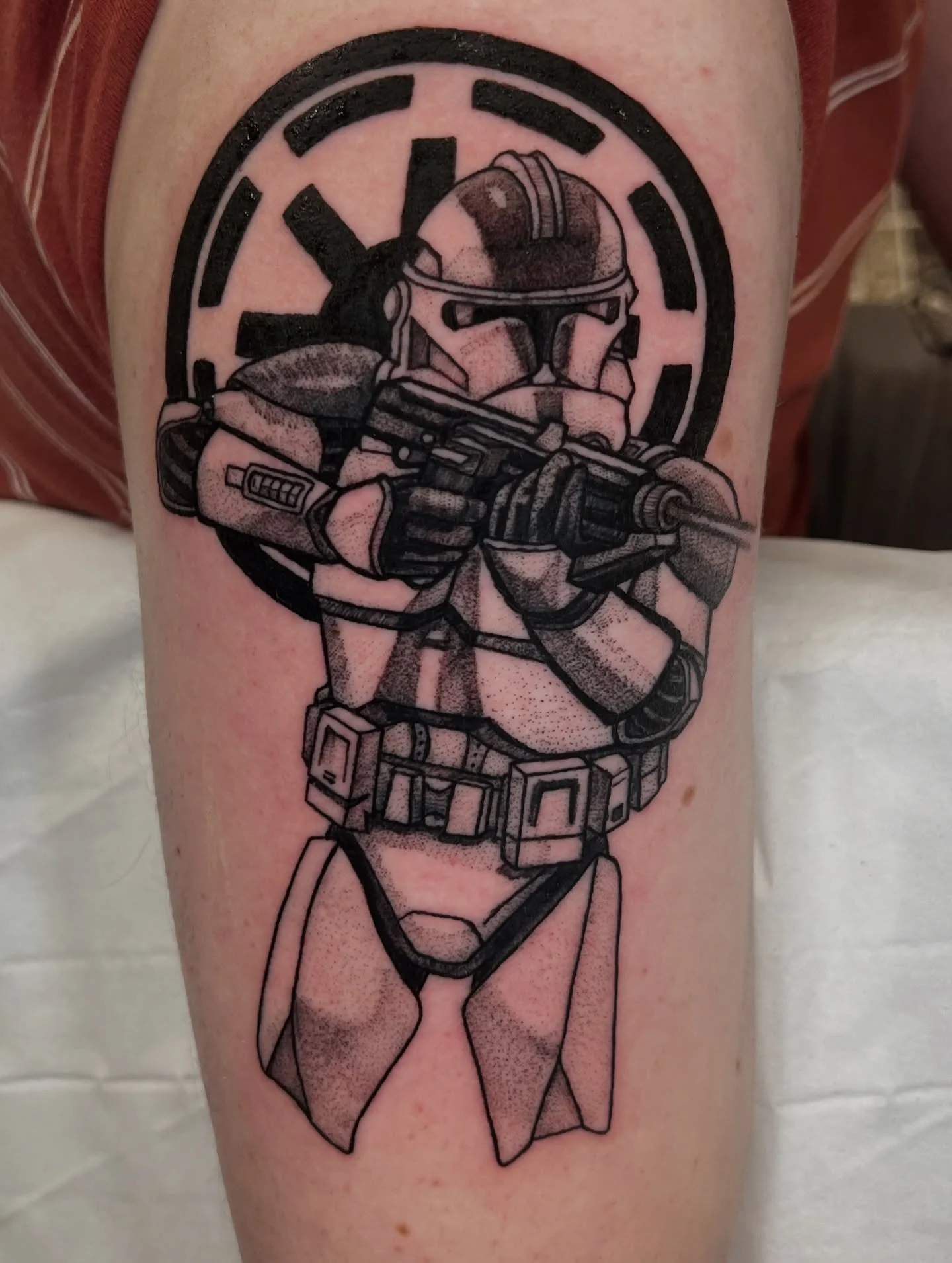 501st Clone Trooper for Rory today, thanks for a good sit my man!! 

#starwars #tattoo #blackwork #blackworktattoo #tattooartist