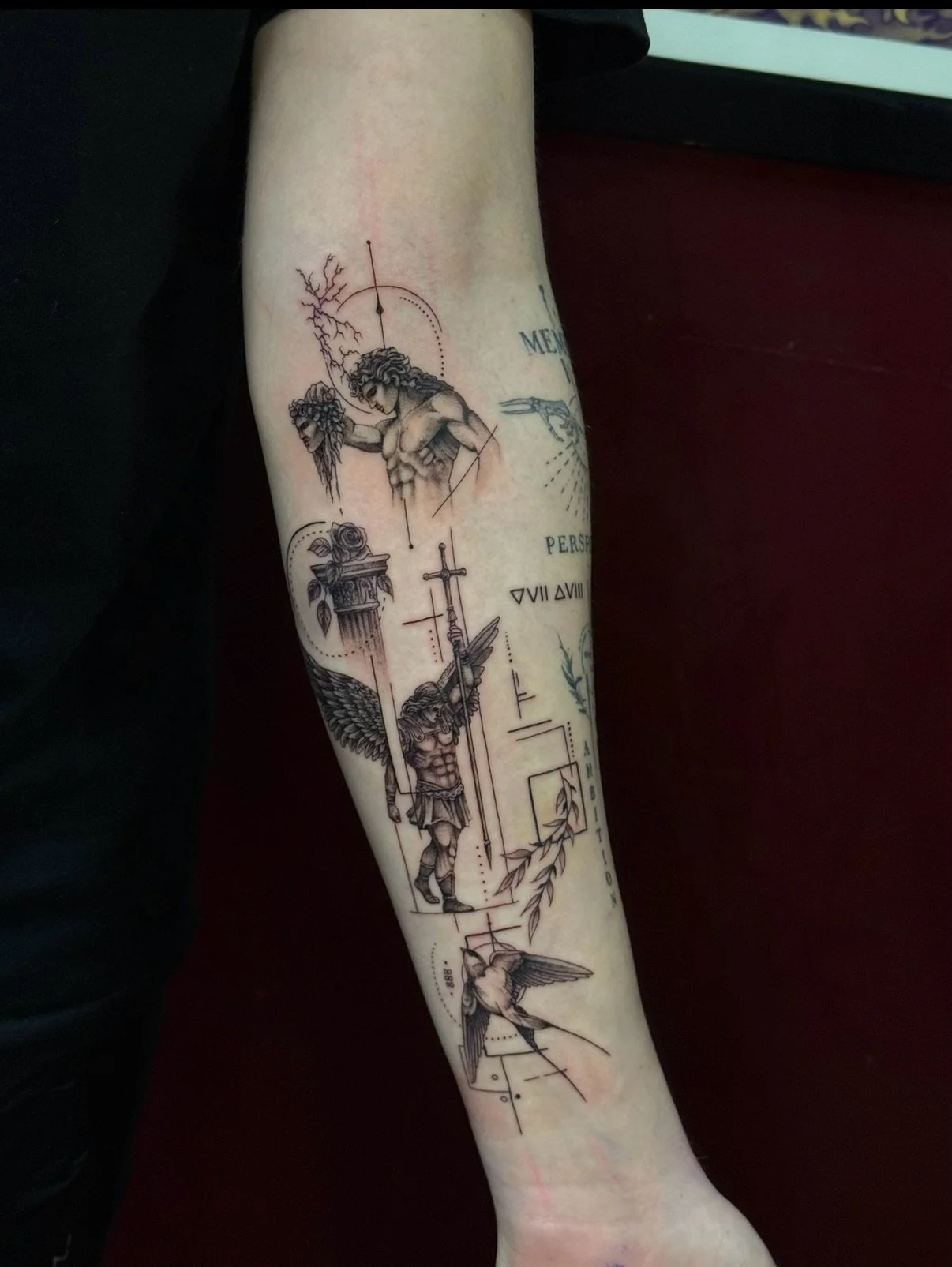 Fresh vs healed
Such a fun piece to do. Thank you for your trust 
Would love to do more pieces like this ✨

#tattoo #newtattoo #originaldesign #microrealism #belfasttattoos