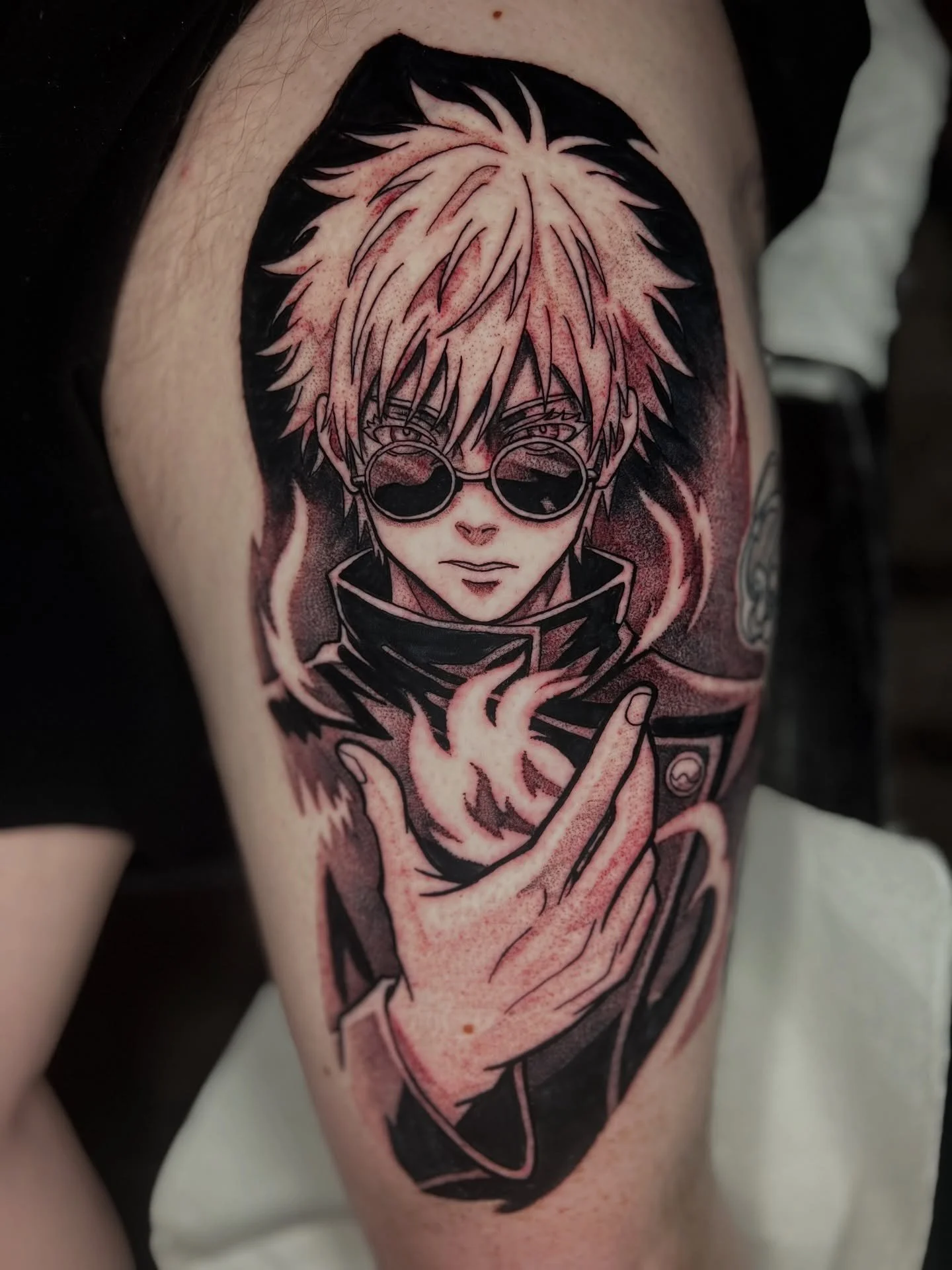 &ldquo;With the sole exception of Satoru Gojo, of course.&rdquo; 

Got to do the mighty Gojo today for Luke, who say like a champ. A lot of fun doing this🔥🔥😮&zwj;💨😮&zwj;💨😮&zwj;💨 

#satorugojo #gojo #jjk #animetattoo #anime