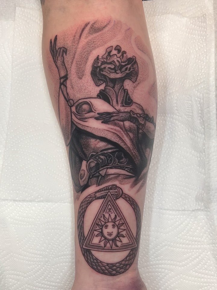 @fallujahsf Xenotaph album cover with an Ouroboros underneath. Had a lot of fun! 

#heavymetal #tattoo #tattoos #tattooartist #belfast