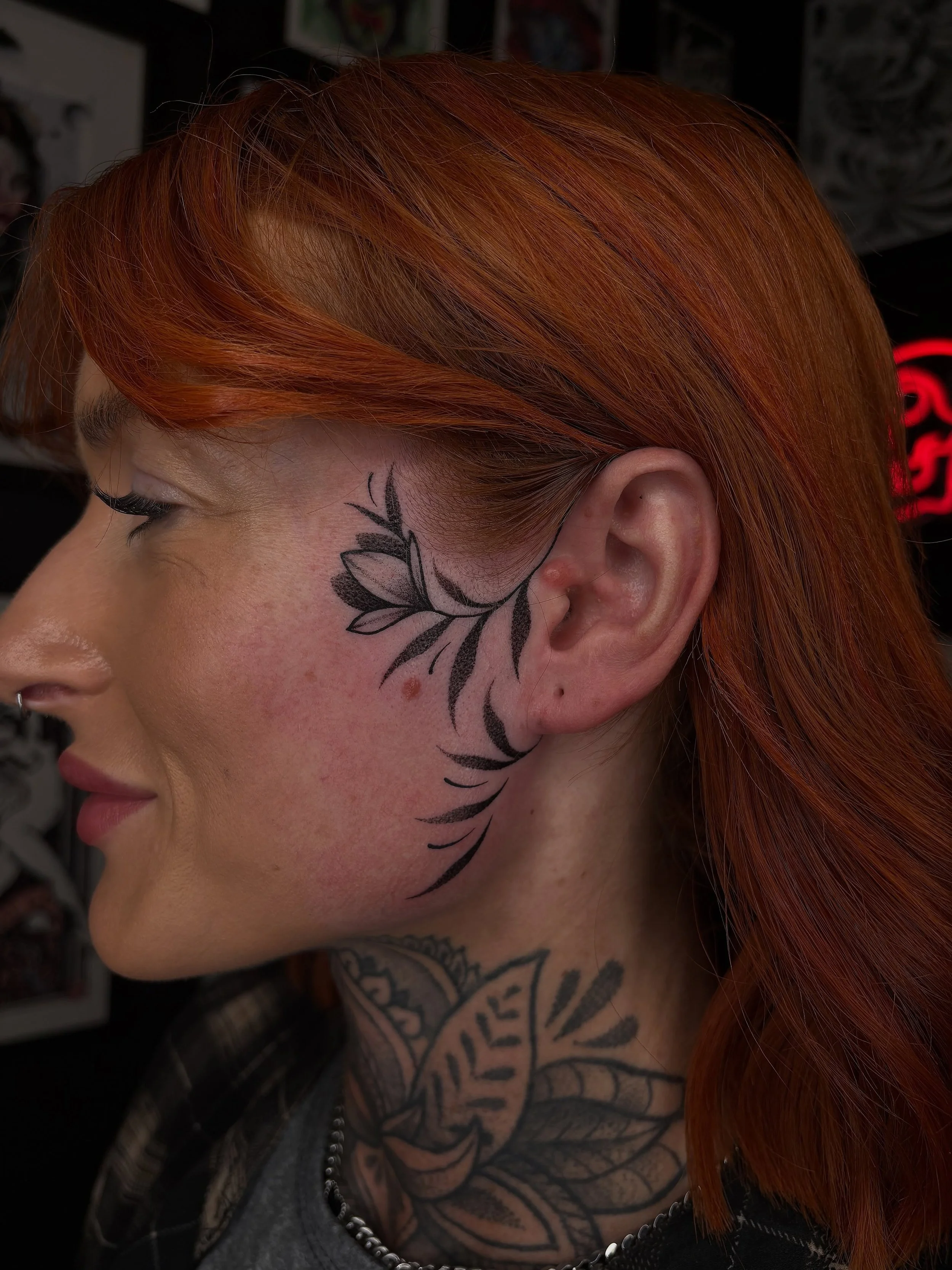 @sadie_copeland absolutely blessed me with her face yesterday 😍😍 so in love with this piece, thank you!! 

Message me to book in!
✨Blackwork/ornamental/dotwork tattoos✨ 

#belfast #belfasttattoo #belfasttattoos #facetattoo