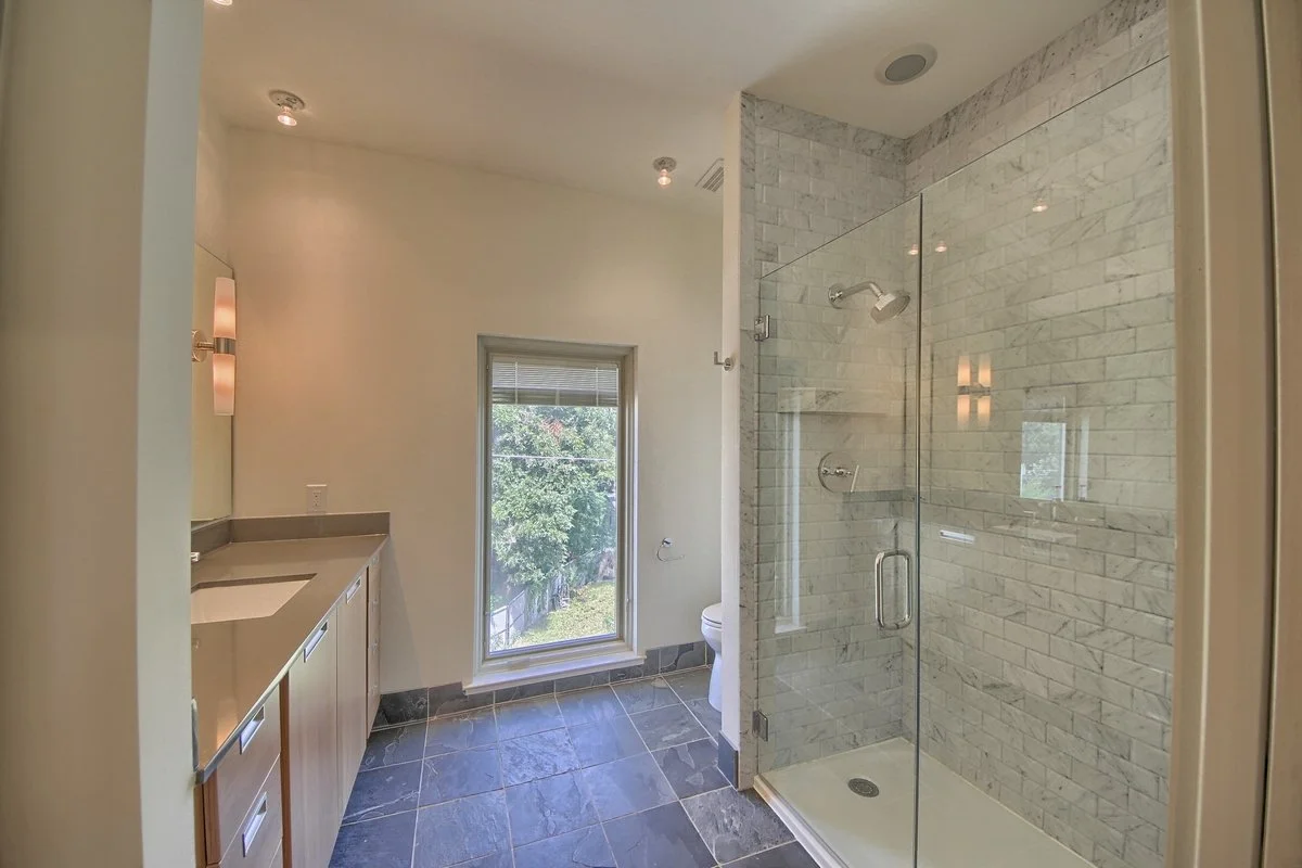 3101bath.jpg