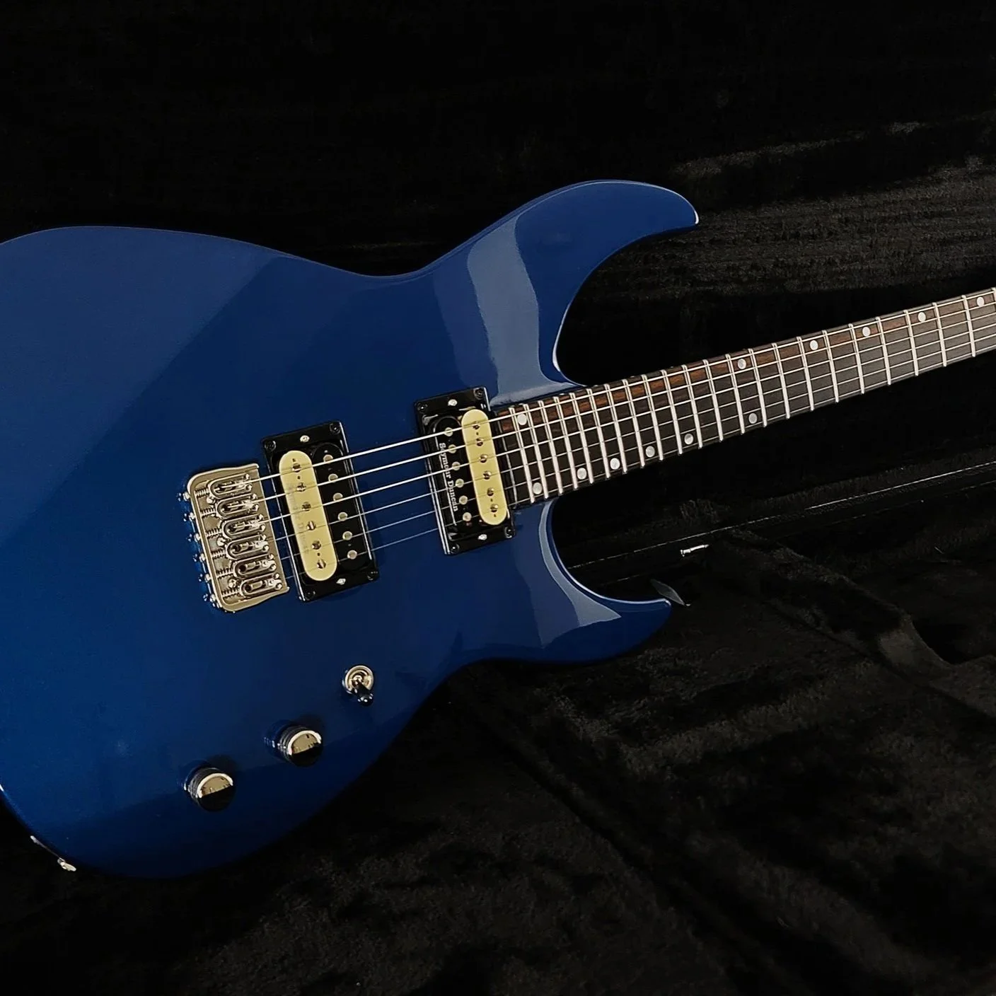 00924 BLUE METALLIC VEGA