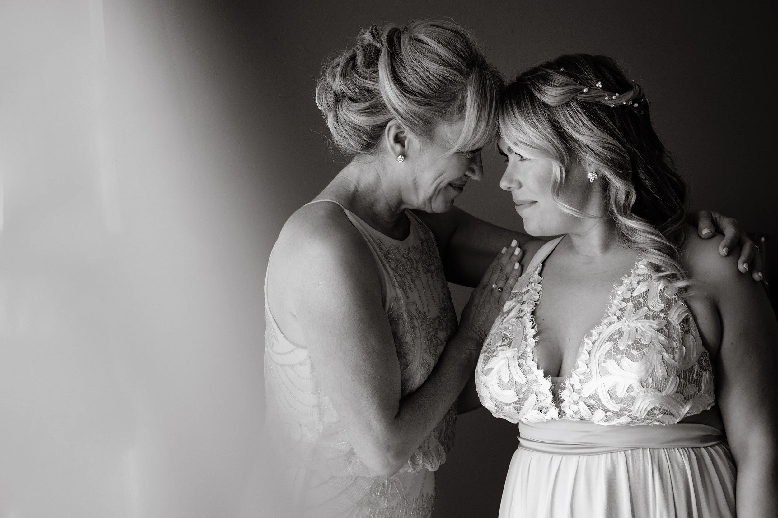 Candid Wedding Photographer in Edmonton