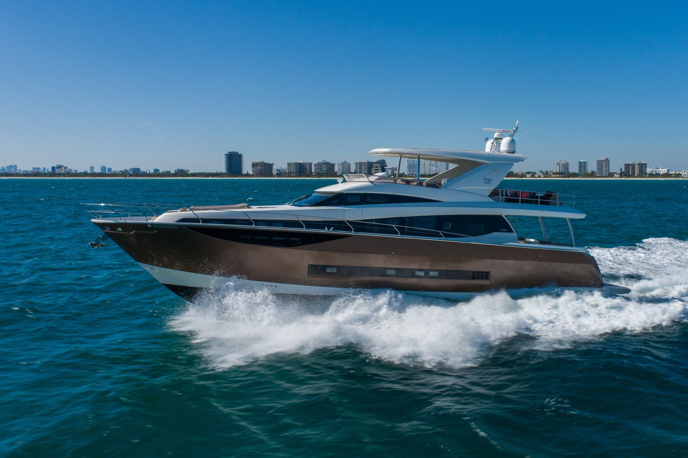 75_ Prestige Flybridge 1.jpeg