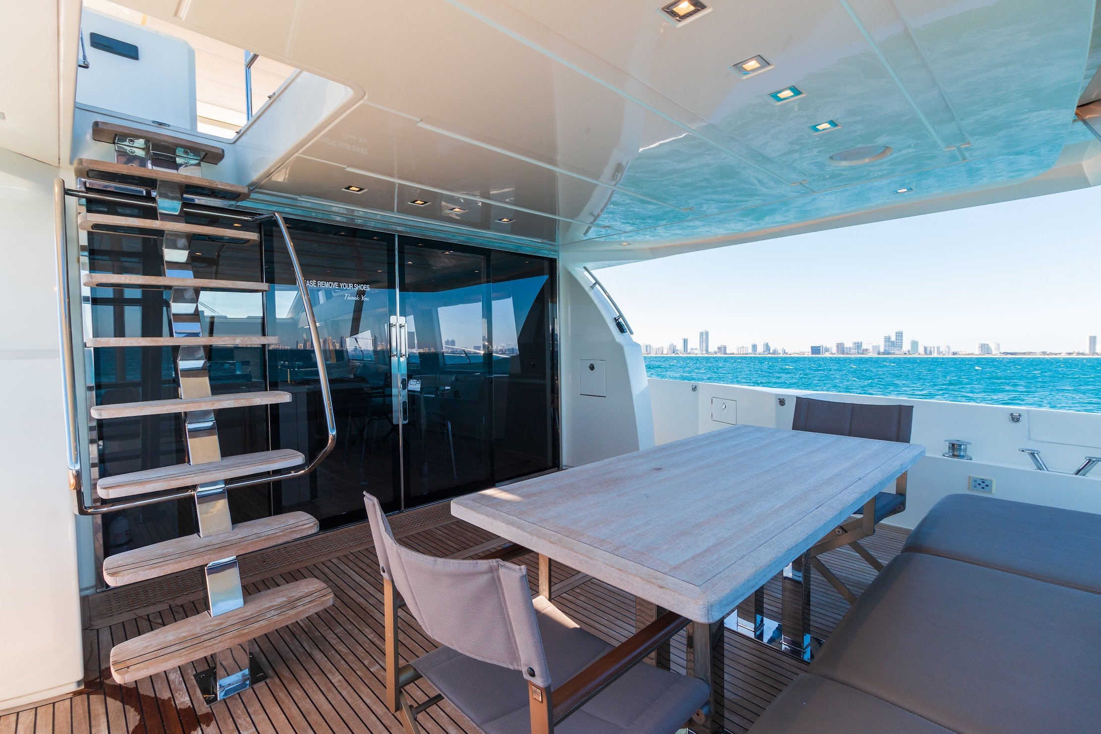 75_ Prestige Flybridge 6.jpeg