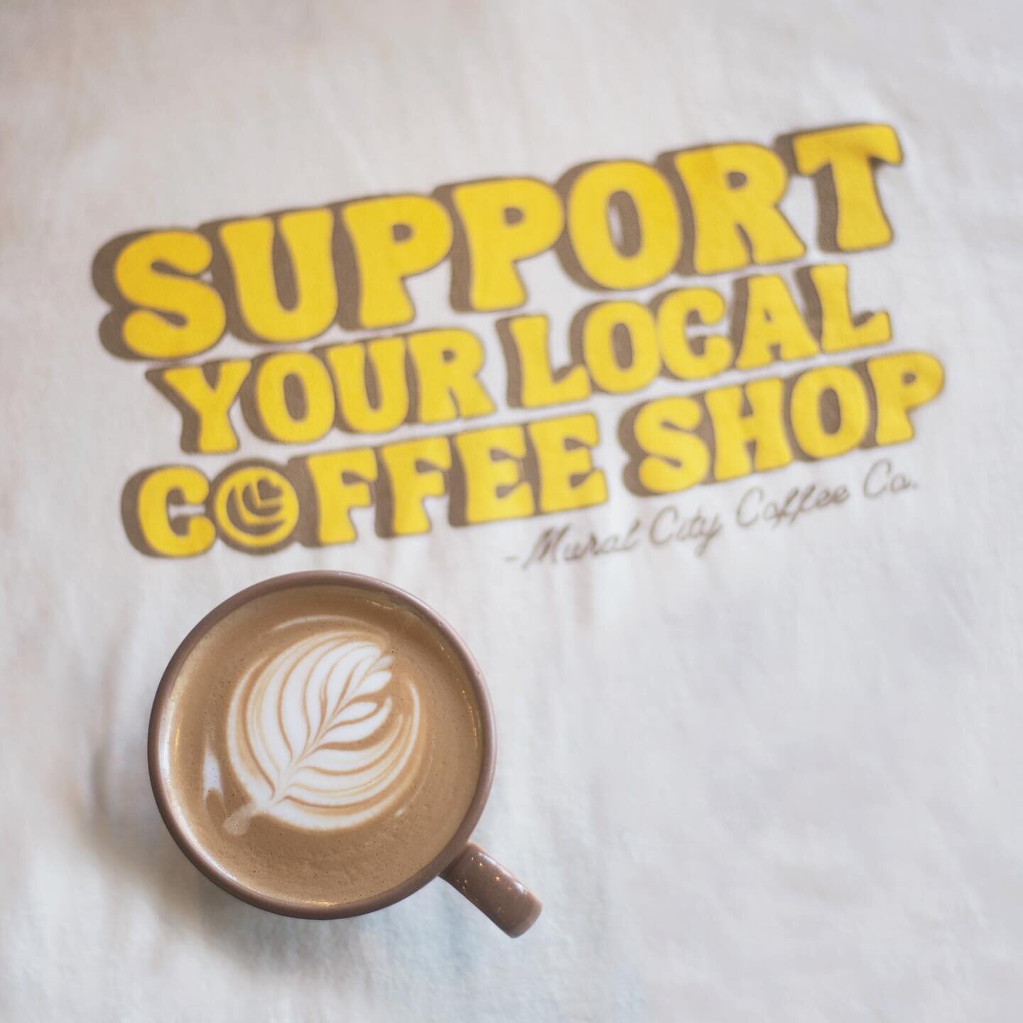 Support your local coffee shop by grabbing a drink, a bag of coffee, or even this shirt! 😘☕️❤️
&bull;
&bull;
&bull;
Local Support Credits:
📸: Hollie Walden Photography
Design: In-House 😎
Shirt Printing: Honey Bee Tees🐝
&bull;
&bull;
&bull;
#dotha