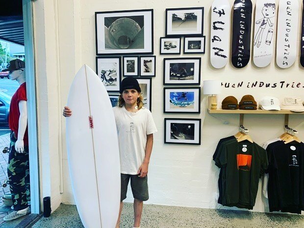 Couldn&rsquo;t be more stoked to pick up my first team rider , Burleigh heads Grom ripping on numerous crafts in and out of the water - @bailan_jones give him a follow kids got a bright future ⚡️@bomborabeachclub 🦀 @3dfins @juanindustriesofficial