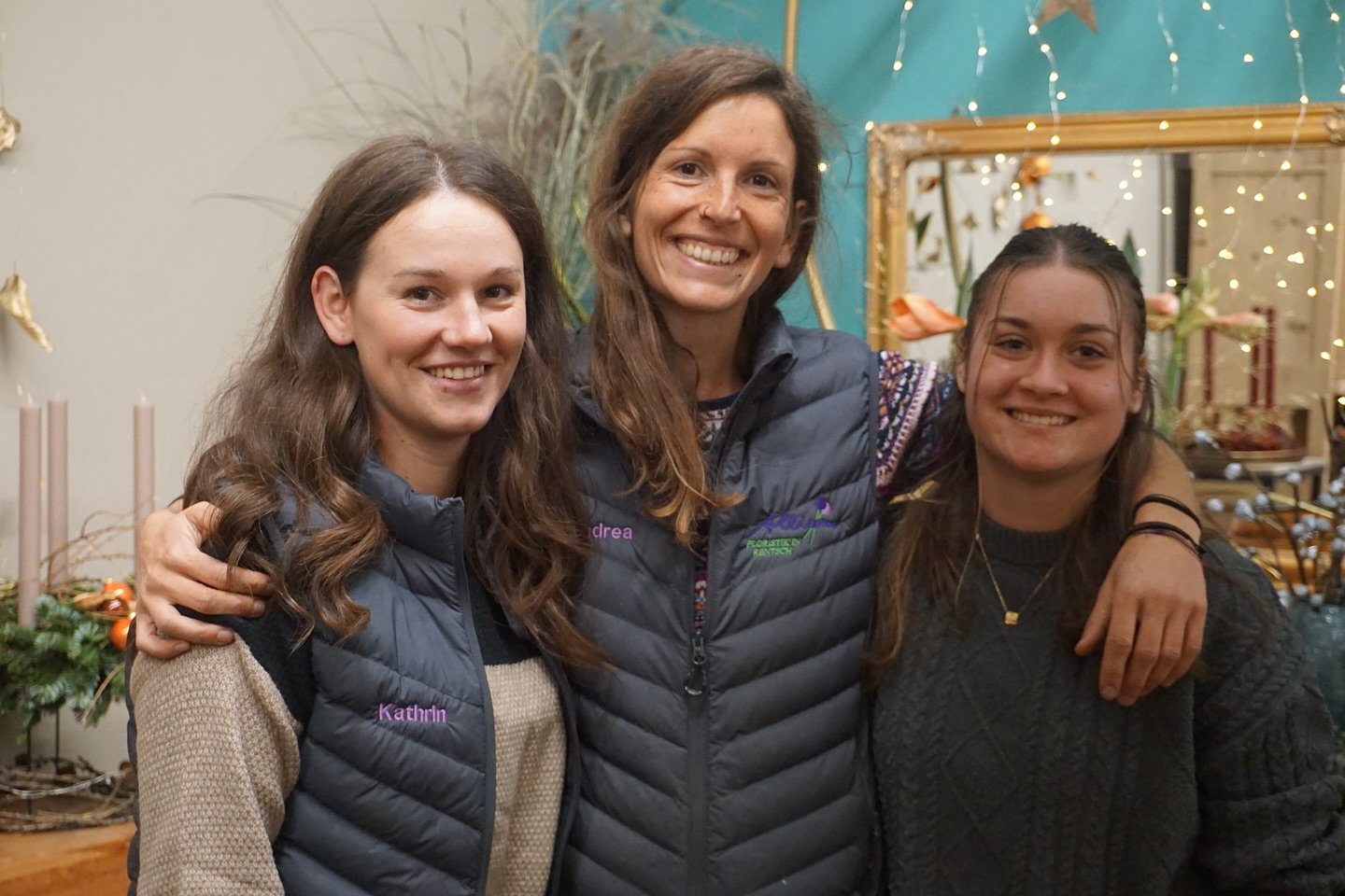 Unser Floristinnenteam! 🌟🌲 Es macht Freude mit euch zu arbeiten! 
Il nostro team di fioristi! 🎅💐 &Egrave; un piacere lavorare con voi!