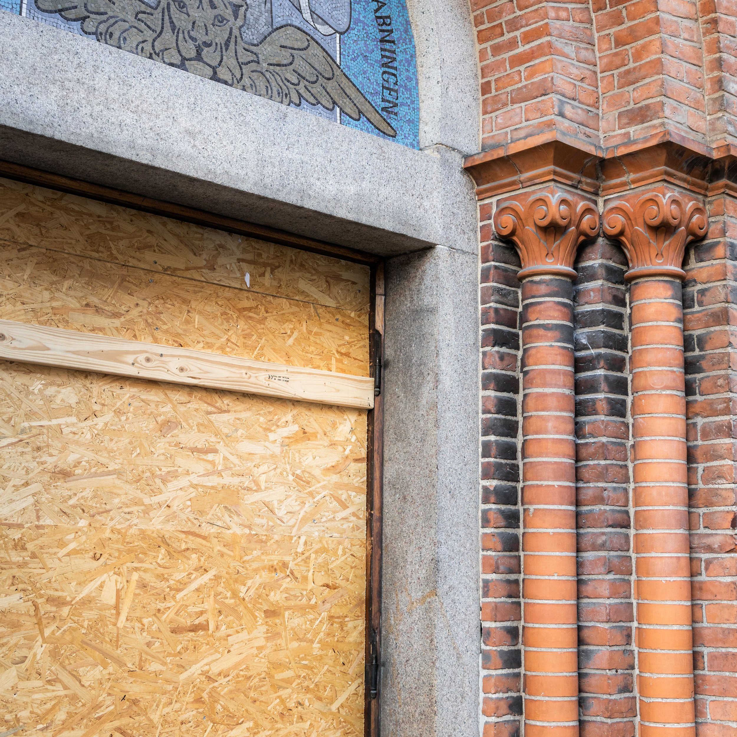 Forma_church-doors_5.jpg