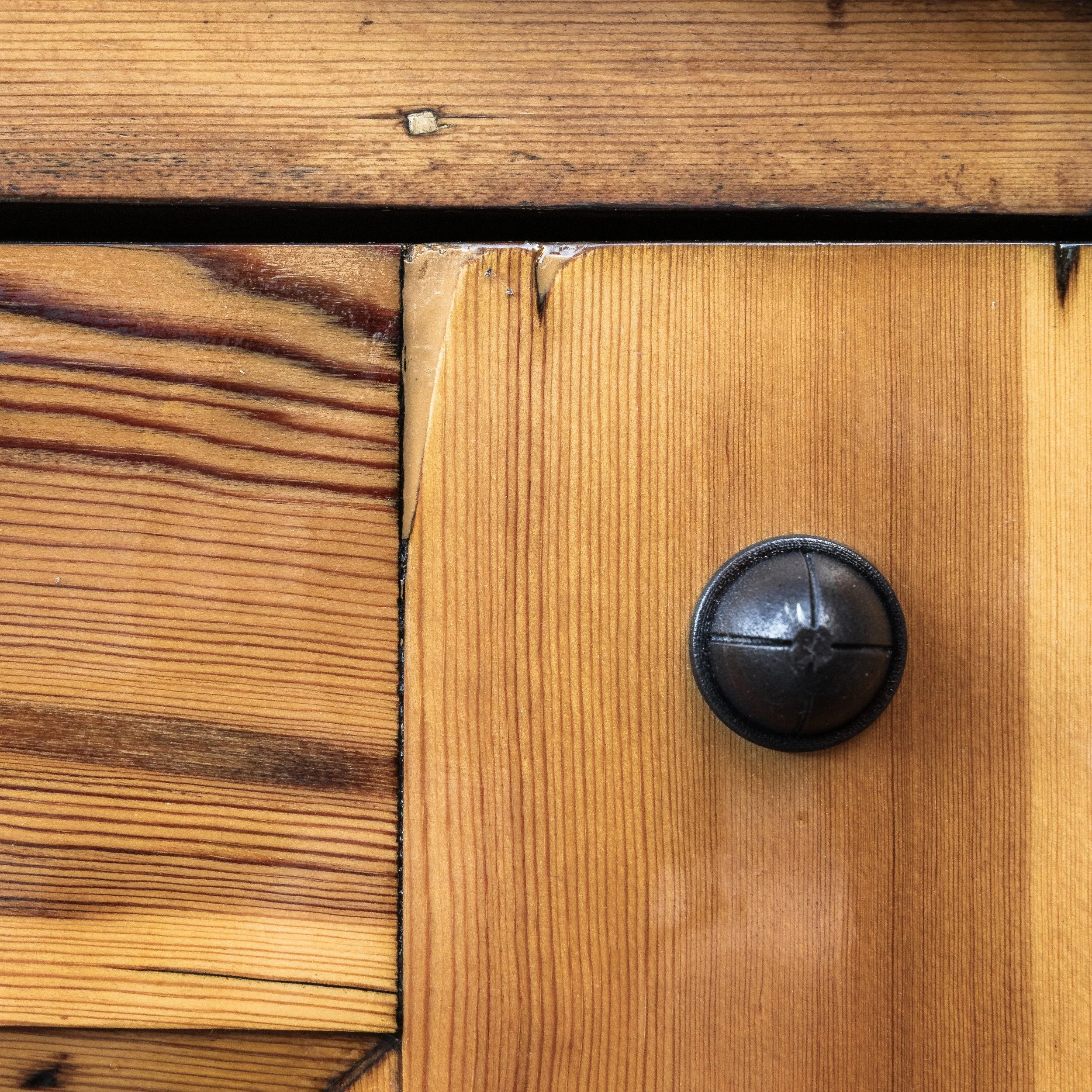 Forma_church-doors_3.jpg