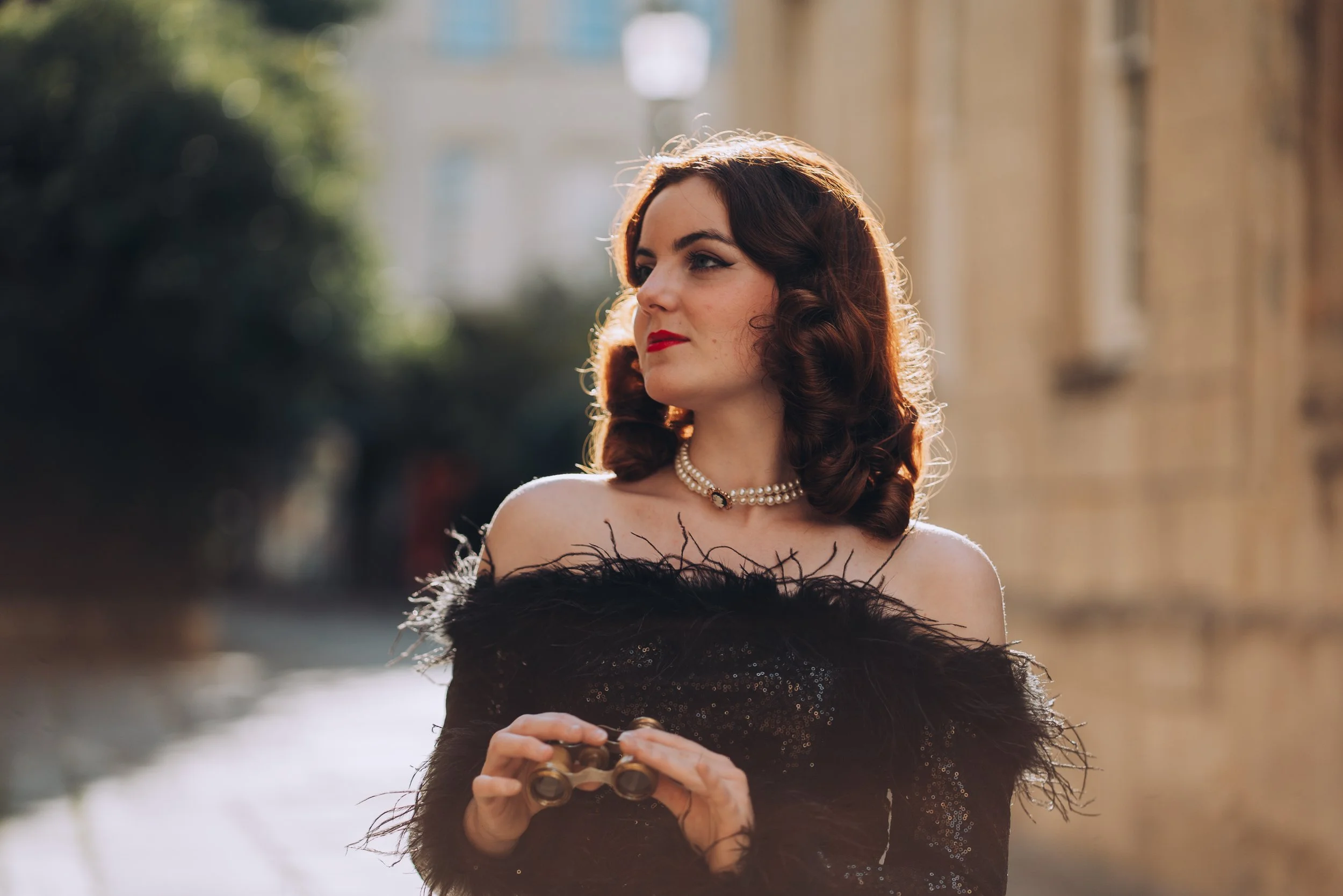 main-character-portrait-woman-retro.jpg