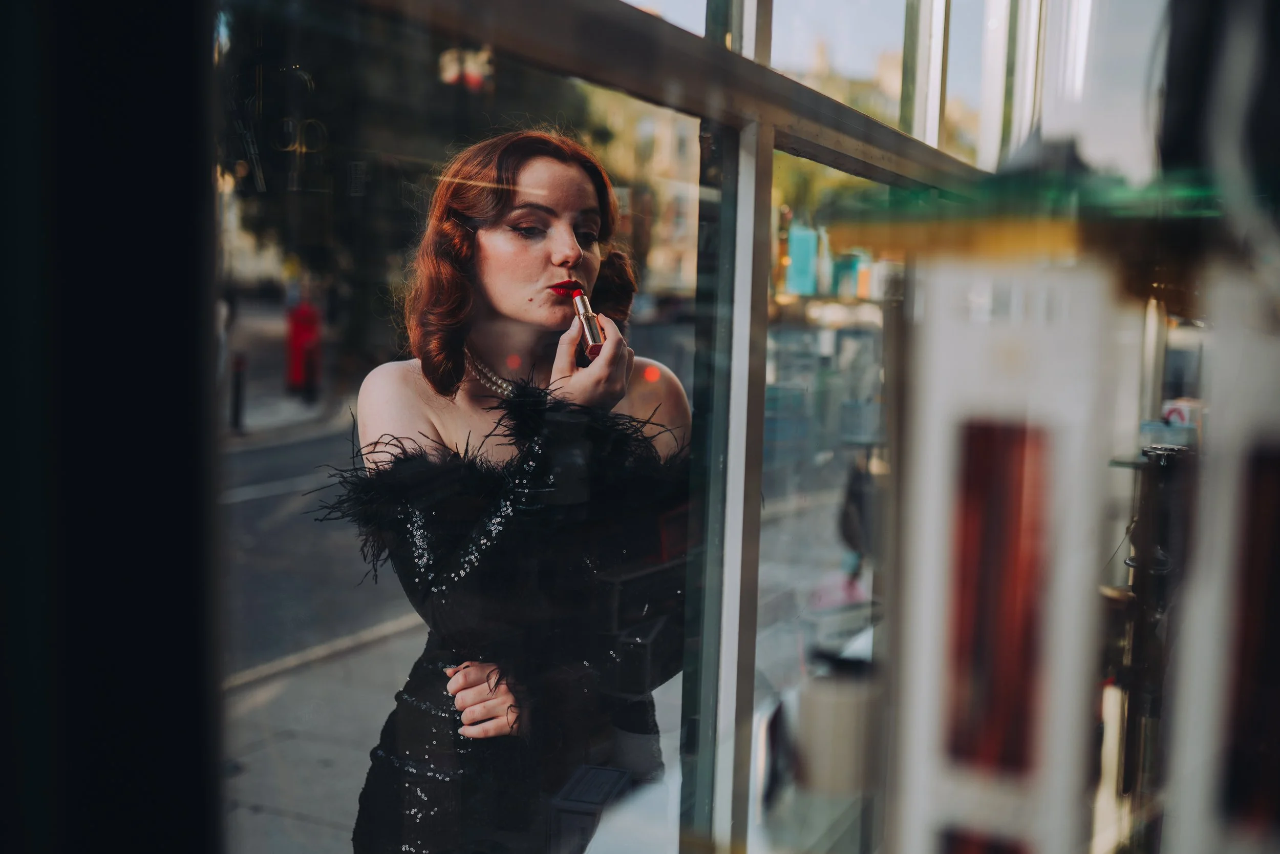 main-character-portrait-woman-retro.jpg