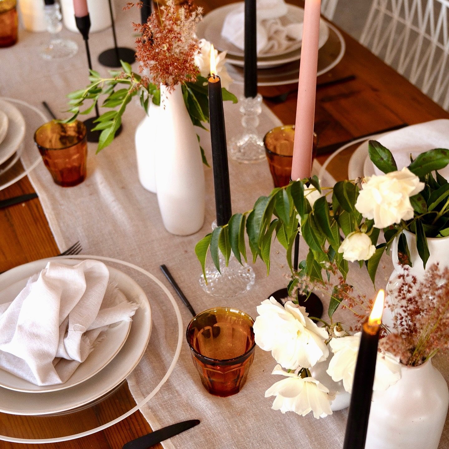 Candles lit, glasses gleaming, florals foraged✨

#baiegoeters #eventhire #tablescapestyling #tablescape #tableinspiration