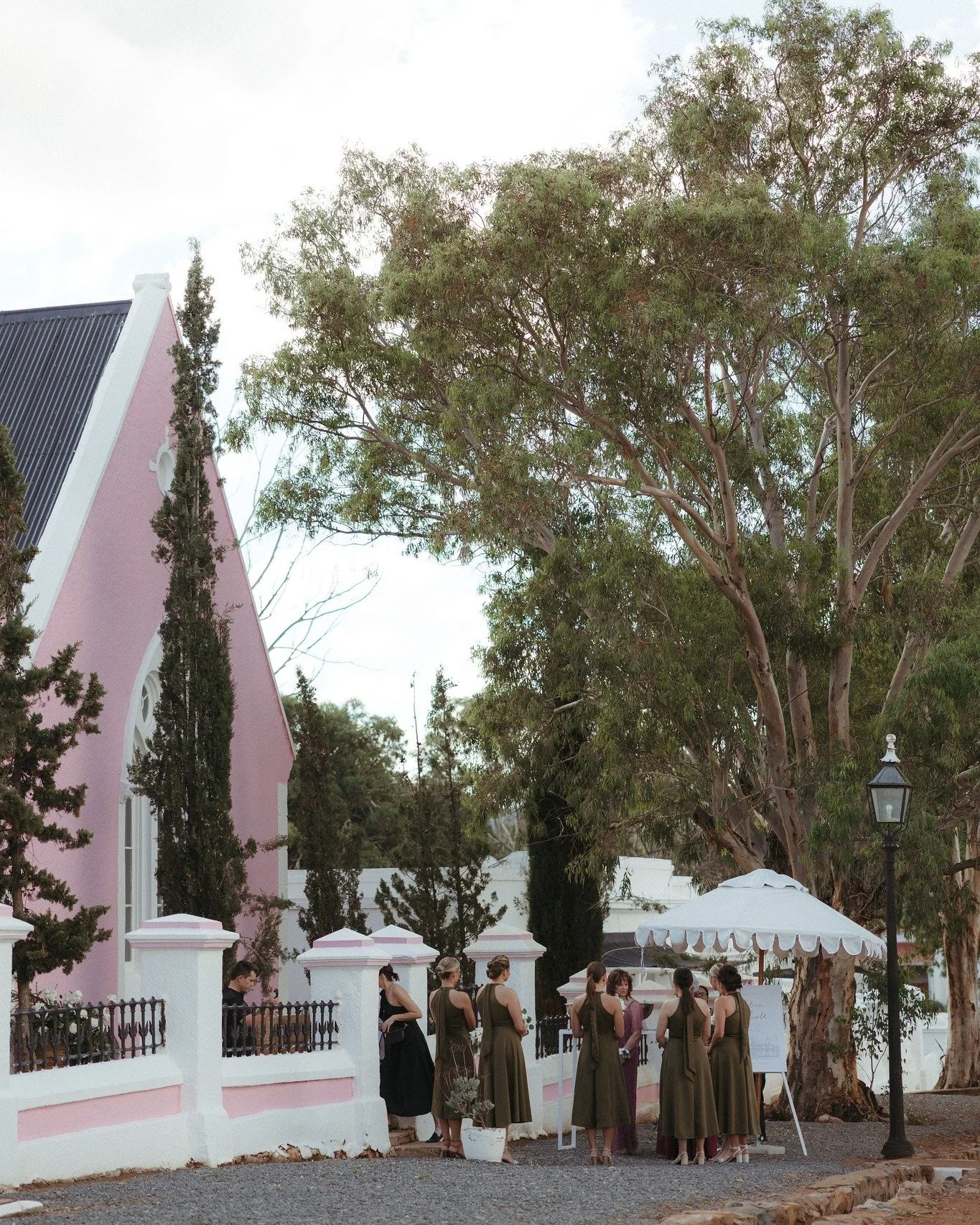 It's the little details that matters, especially on your special day 🤍✨

From the ceremony to the reception, our d&eacute;cor and the excellent team that puts our designs together has you covered so you can sit back and enjoy exceptional moments lik