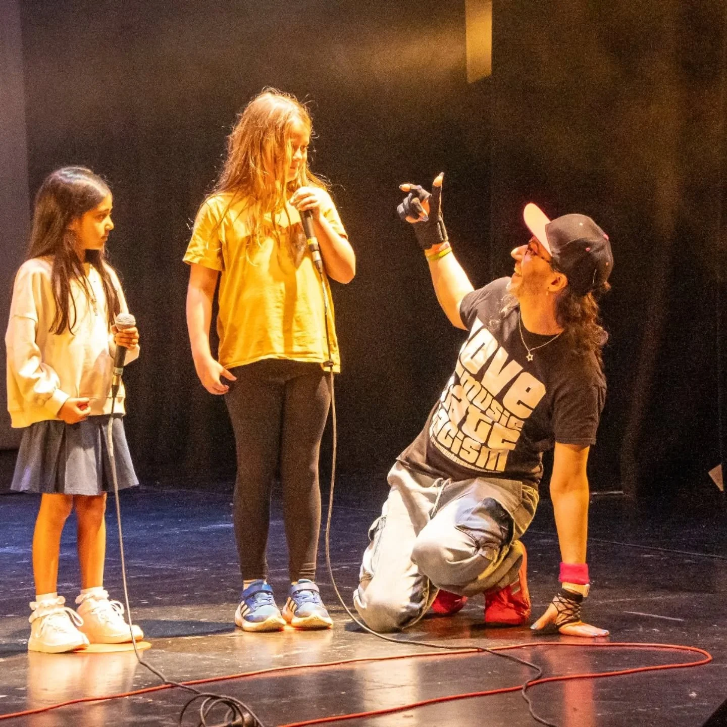 On tour, when kids come onstage I always ask their pronouns, and their proud answers are always beautiful #GenderIdentity #GenderAffirming

✨&nbsp;Beatboxing fun for all ages on UK tour now! 🎤 with @SKShlomo &ndash; record-breaking beatboxer. &ldquo