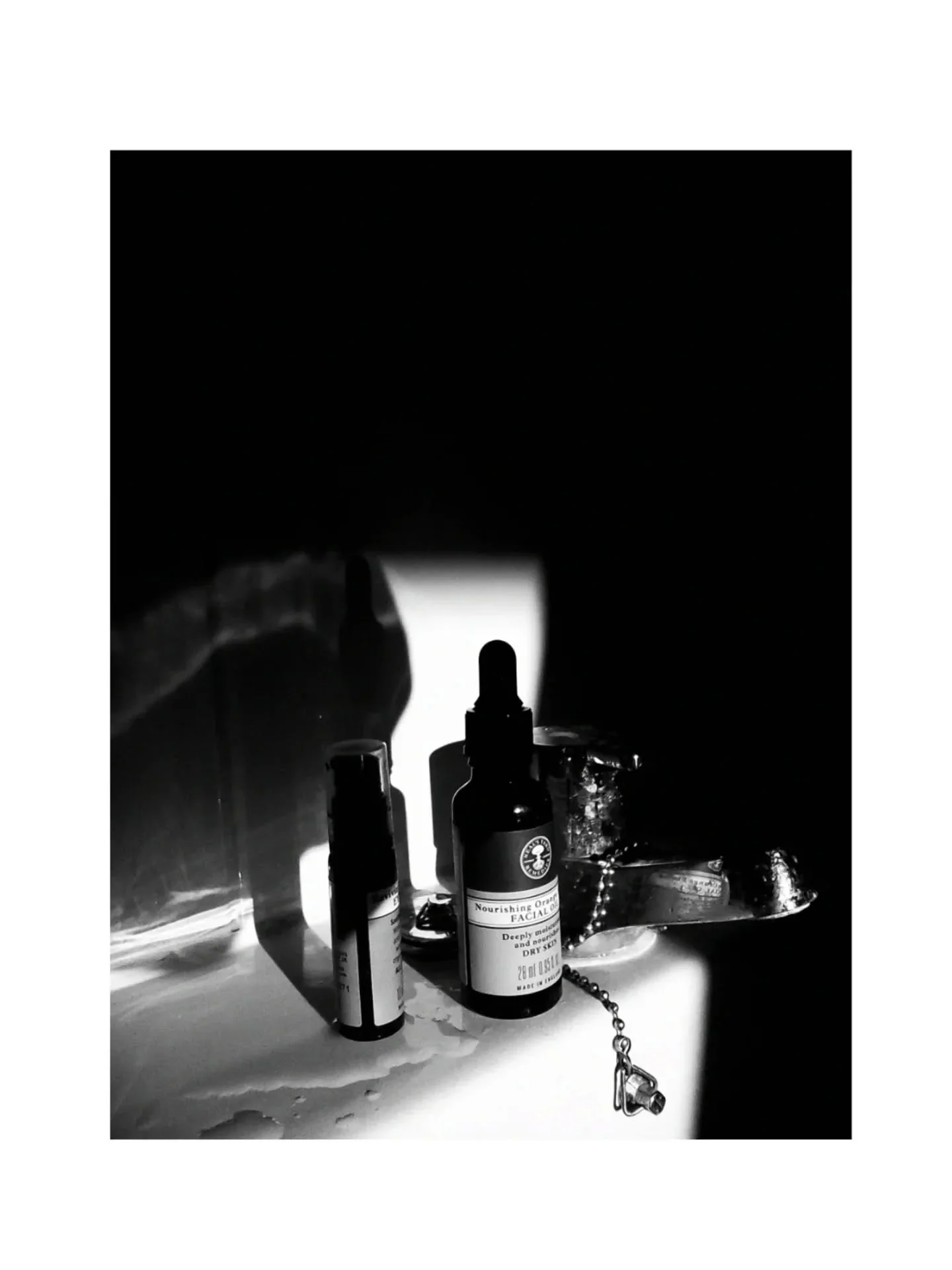 Morning winter light, around the house.
📷  #instaxminievo