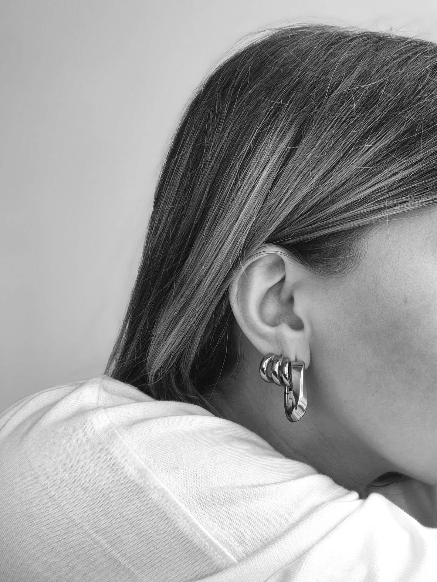 Mixing metals

Silver earrings- @marksandspencer
Necklace - @marksandspencerstyle
Gold earrings - @tkmaxxuk 
Silver bracelet - @bohomoon
