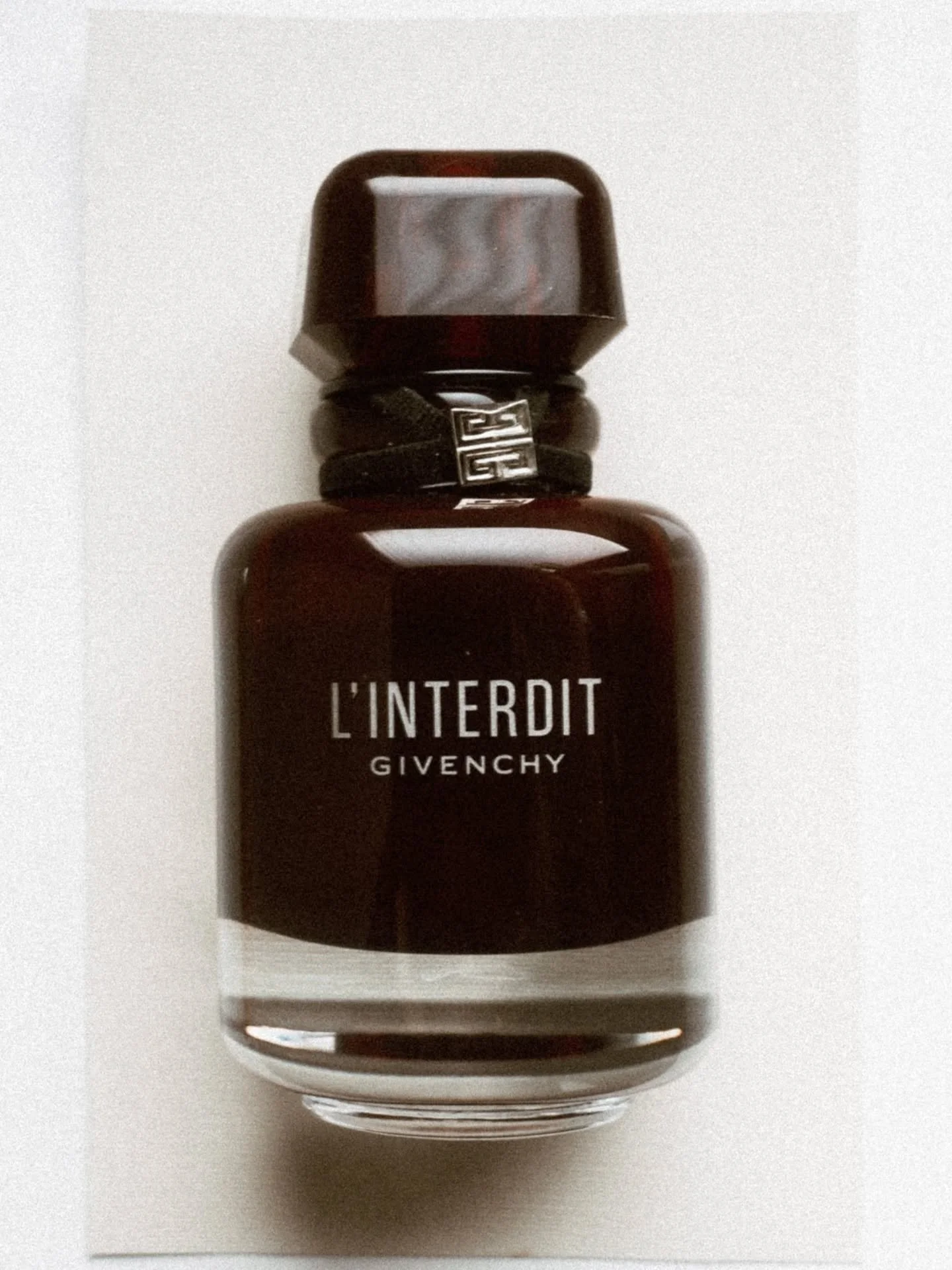 Floral &amp; spicy. 
A great combination. 

@givenchybeauty  #linterditgivenchy #linterditrouge