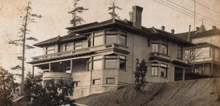 Horace Compton House – 518 W Roy St