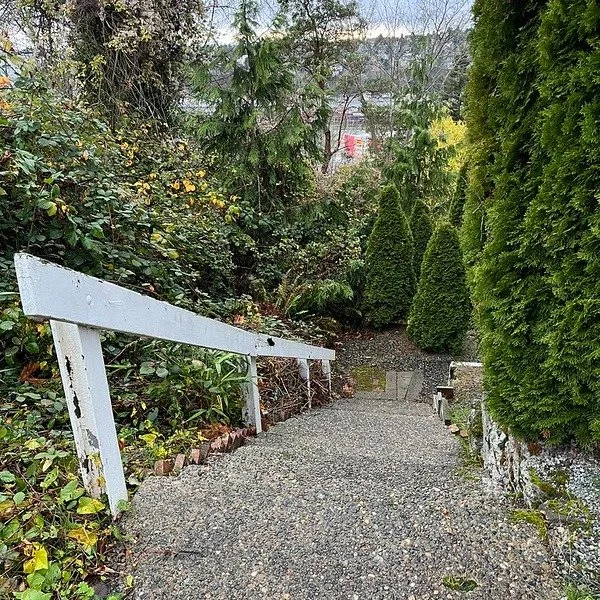 Spooky once huanted stairs.

No account of the Stairs of Queen Anne would be complete without a visit to the haunted stairs at W Boston Street. Local lore tells of a young woman who, in 1921, fell to her death on the rickety wooden stairs while on he