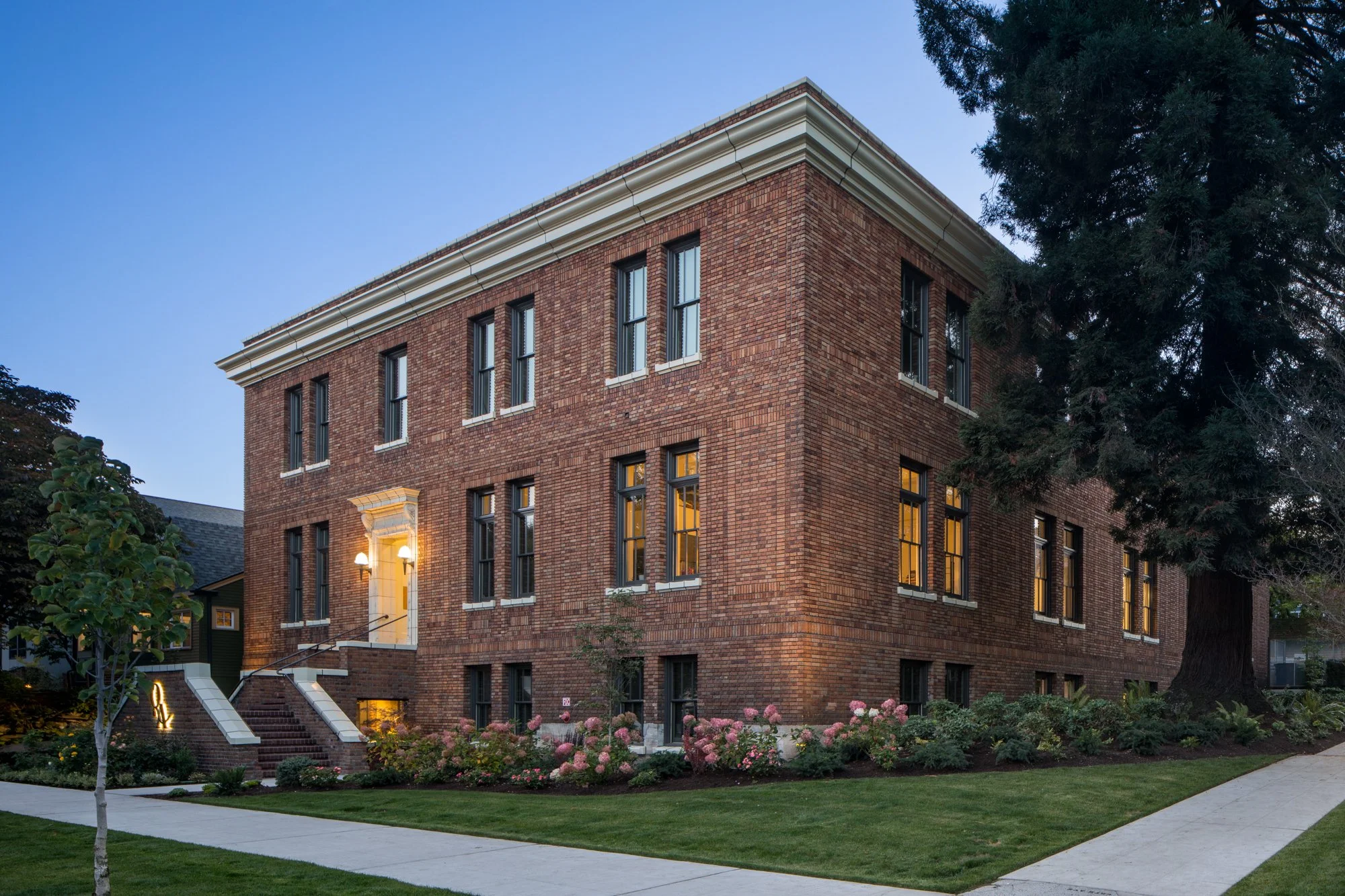Modern Scale in Historic Spaces: What Restoration Gets Right