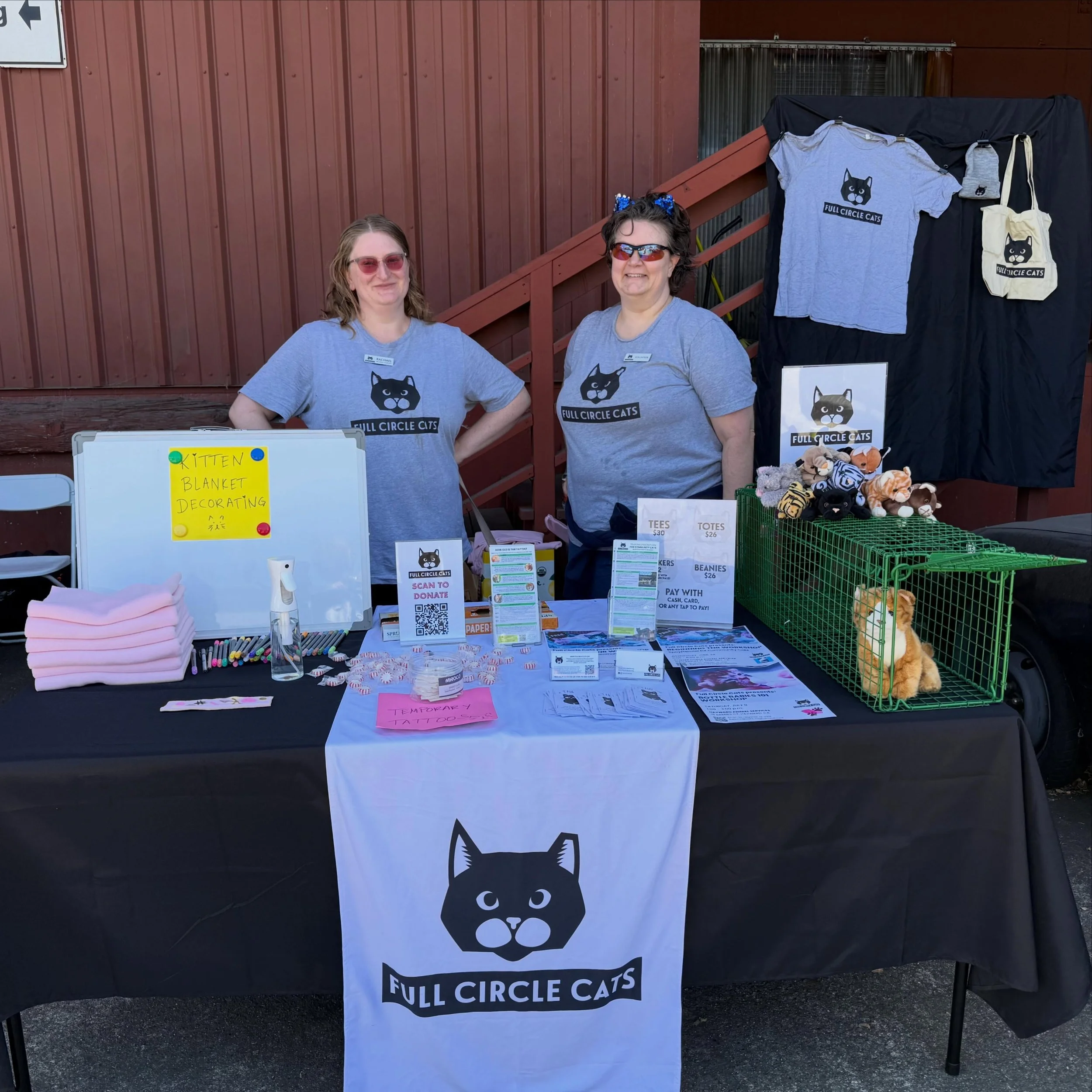 Fun times at the Vets in Vans Pet Fair last weekend! It was great to talk to the community and spend time with fellow animal welfare organizations. 

We had a station where you could decorate blankets for our bottle baby fosters, try out some tempora