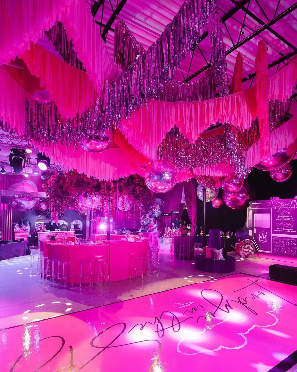 The most epic sweet 16 for Londyn 💗Planner+Designer- @tintedeventsHost and Creative Exec- @the..jpg