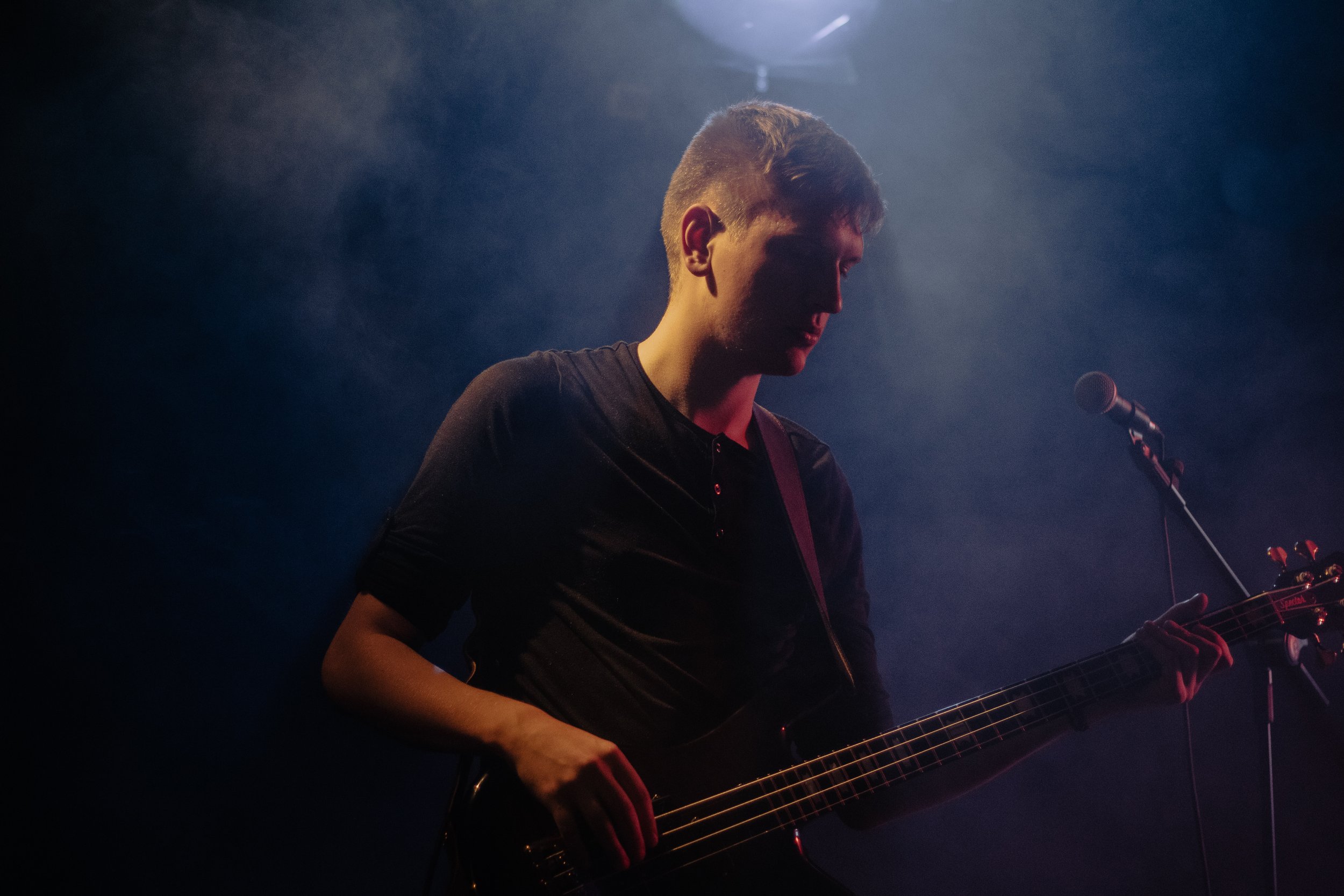 Captured the electric energy of The Maple Verse in a mesmerising live performance. Our band photography brings the stage to life, highlighting the passion and talent of this exceptional musical ensemble. Book us to make your moments on stage unforget