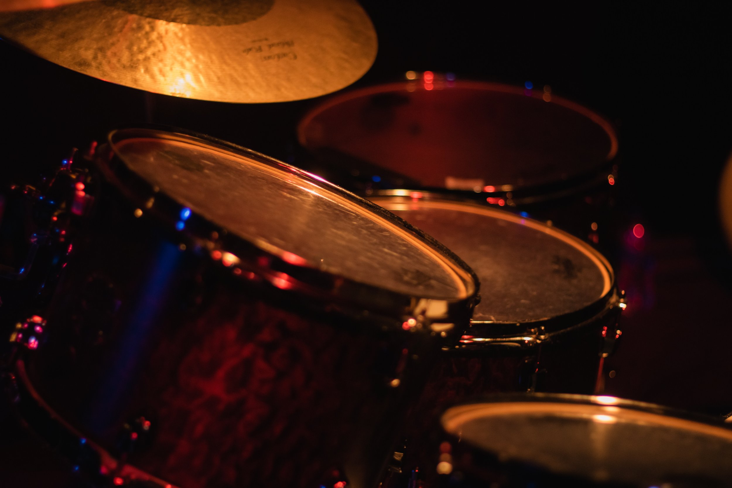 Captured the electric energy of The Maple Verse in a mesmerising live performance. Our band photography brings the stage to life, highlighting the passion and talent of this exceptional musical ensemble. Book us to make your moments on stage unforget