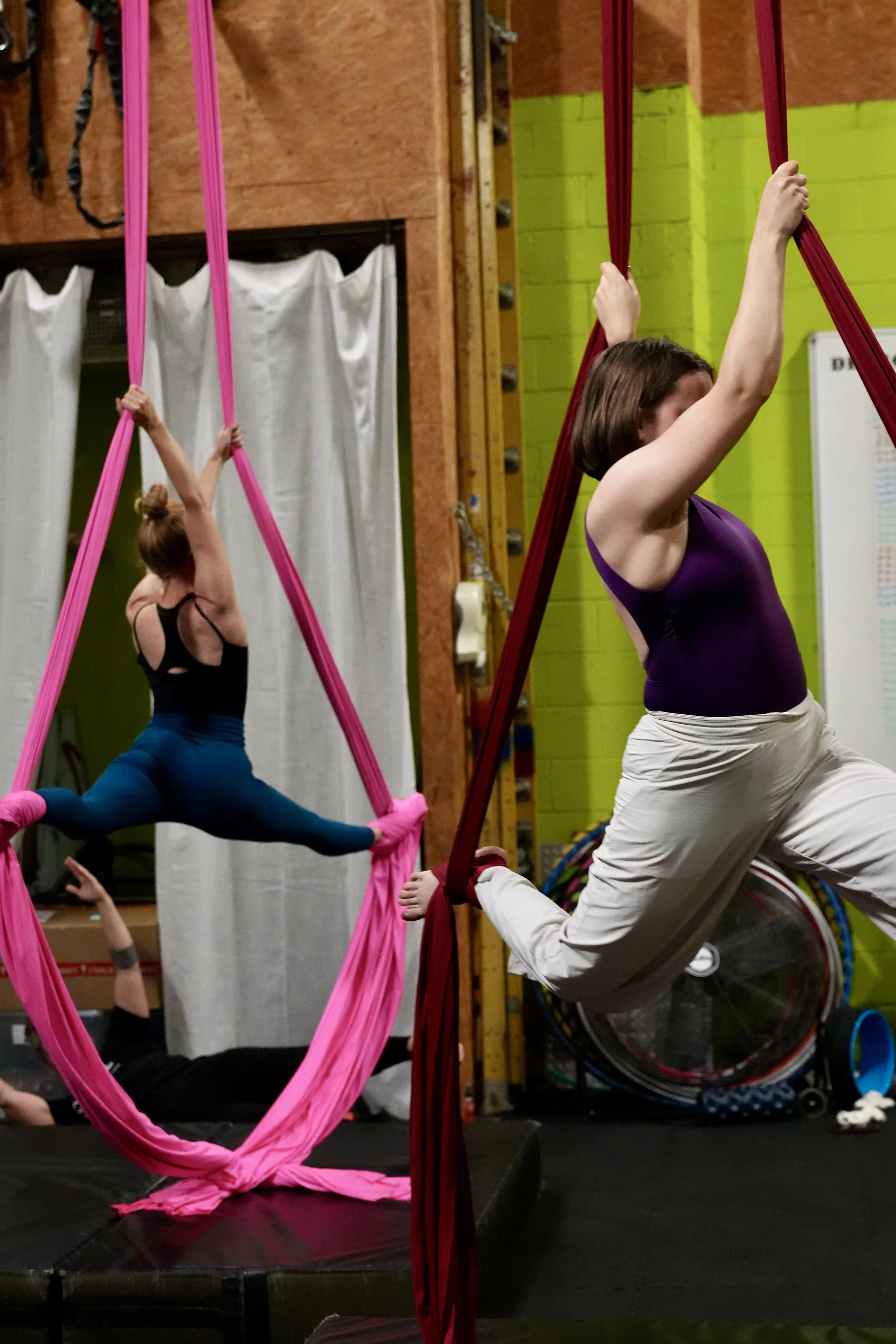 Fabric Choreography: MONDAYS | 7:45 - 9:15 pm | October 5 2026 - November 23 2026