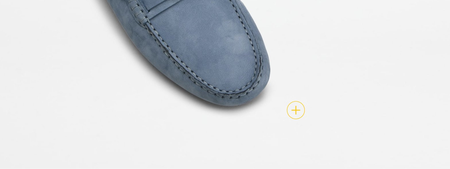 C. Deep zoom: Use immersive features to showcase the peculiarities of objects