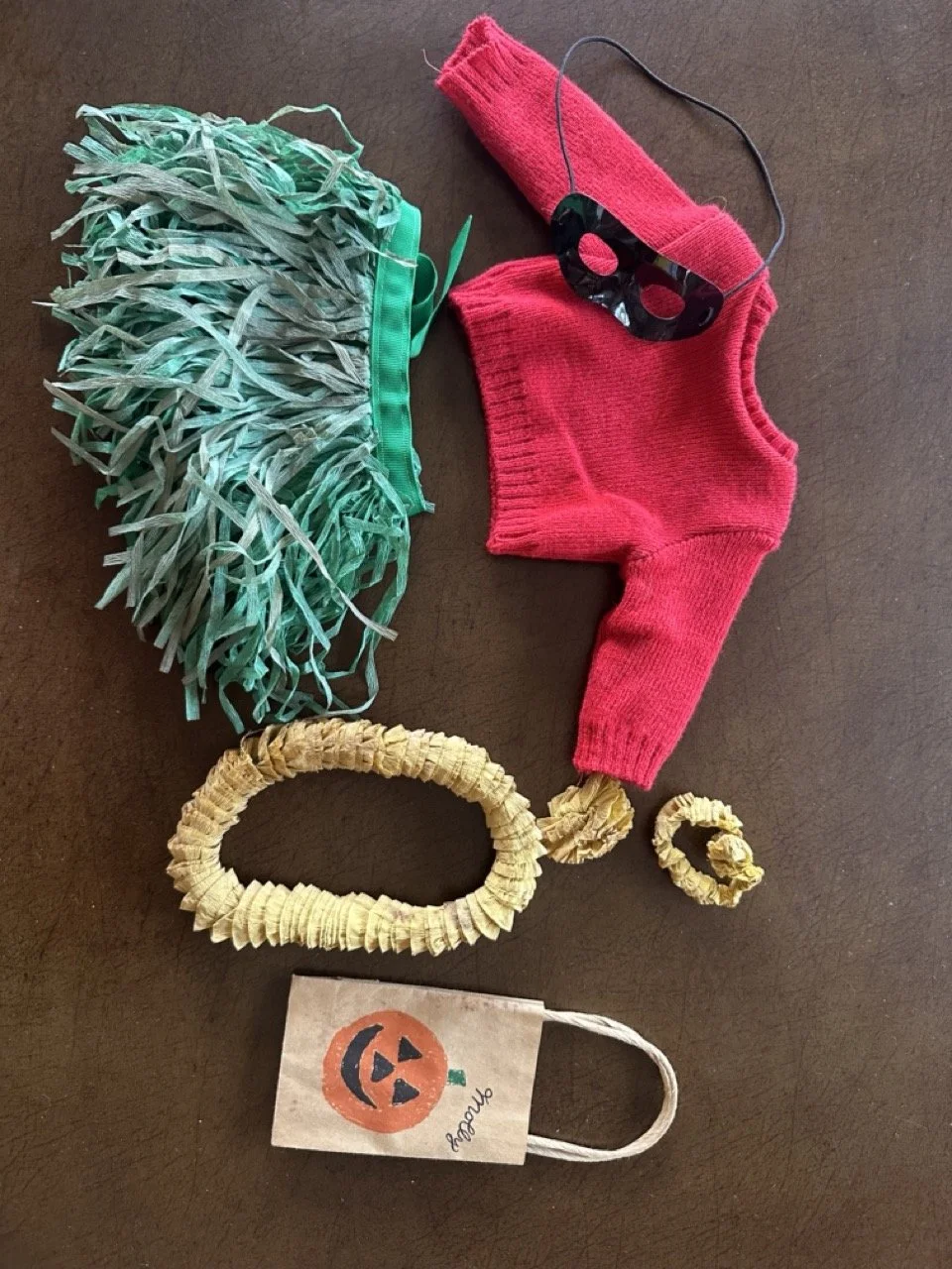 SOLD - $55 – American Girl Molly Halloween Costume Set (Hula Outfit + Mask + Pumpkin Bag) – Pleasant Company