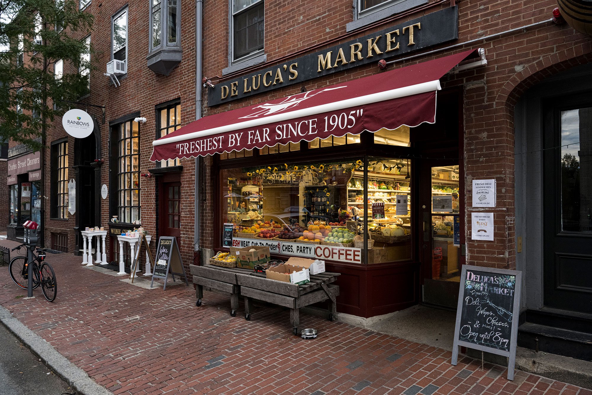 Explore Charles Street  What To Do In Beacon Hill Downtown Boston