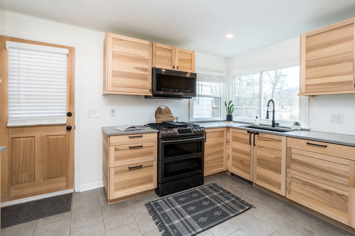 KITCHEN 27 Sheridan real estate (Low res)-8.jpg