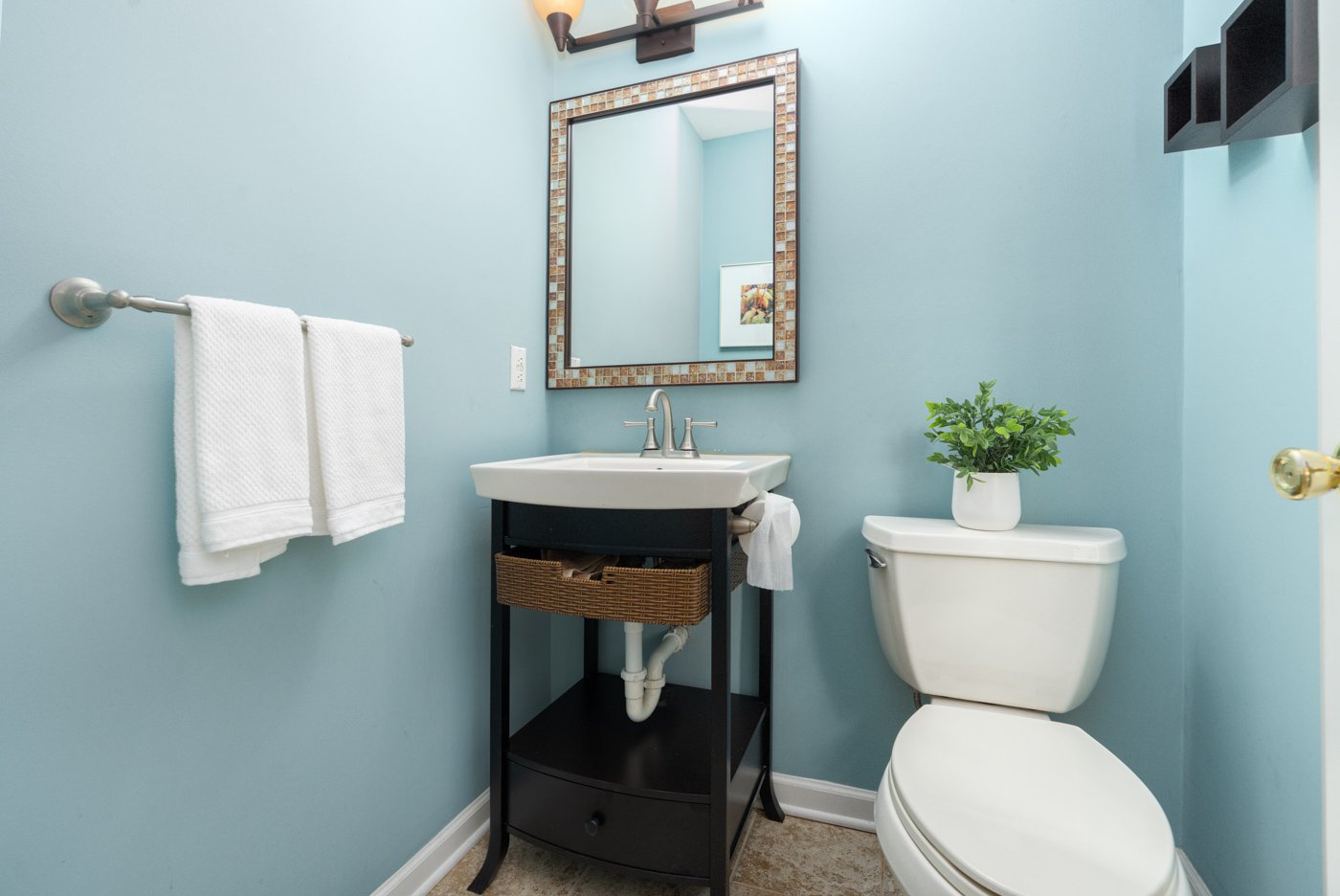 FIRST FLOOW POWDER ROOM 19 Village Green real estate (Low res)-21.jpg