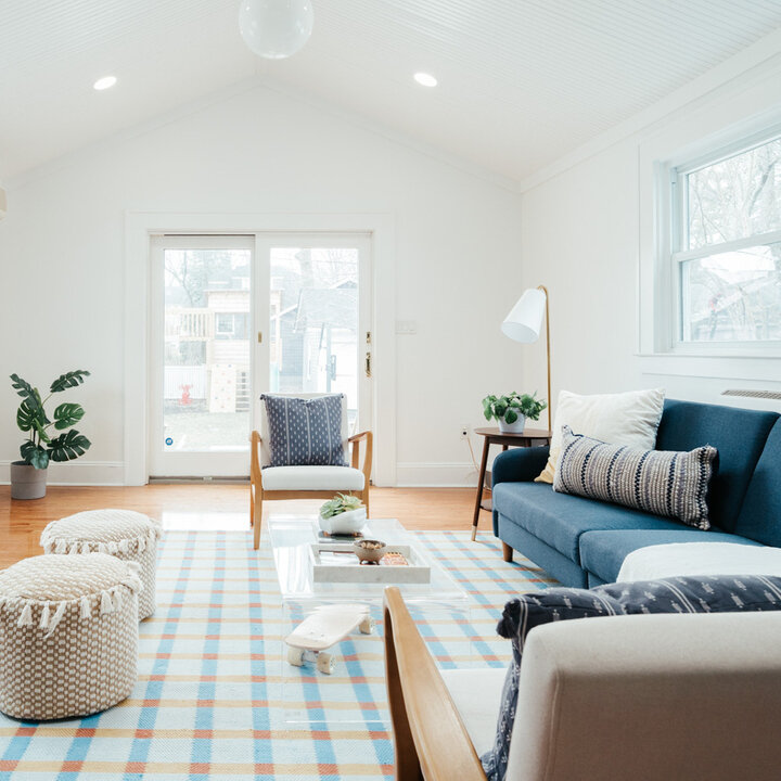 Hot Home Trend: A Blank Slate With a Pop of Color​​​​​​​​​
Designers say the trendiest look at the moment is to mute out the background, and go bold in the forefront.

Design experts recently surveyed by Fixr.com, a home improvement resource, chose &
