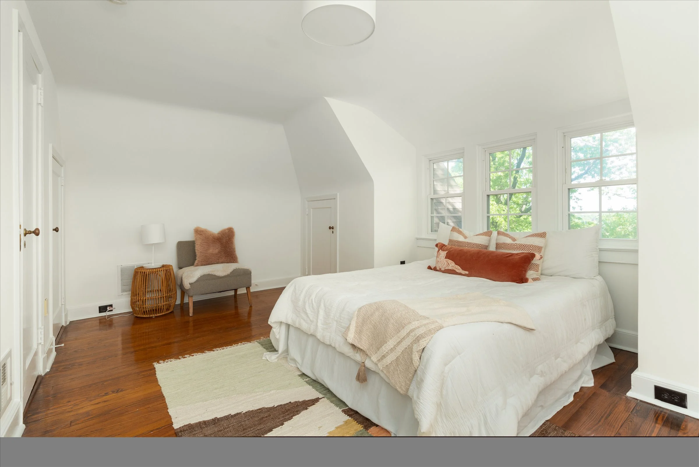 34-34 - 3rd floor bed.jpg