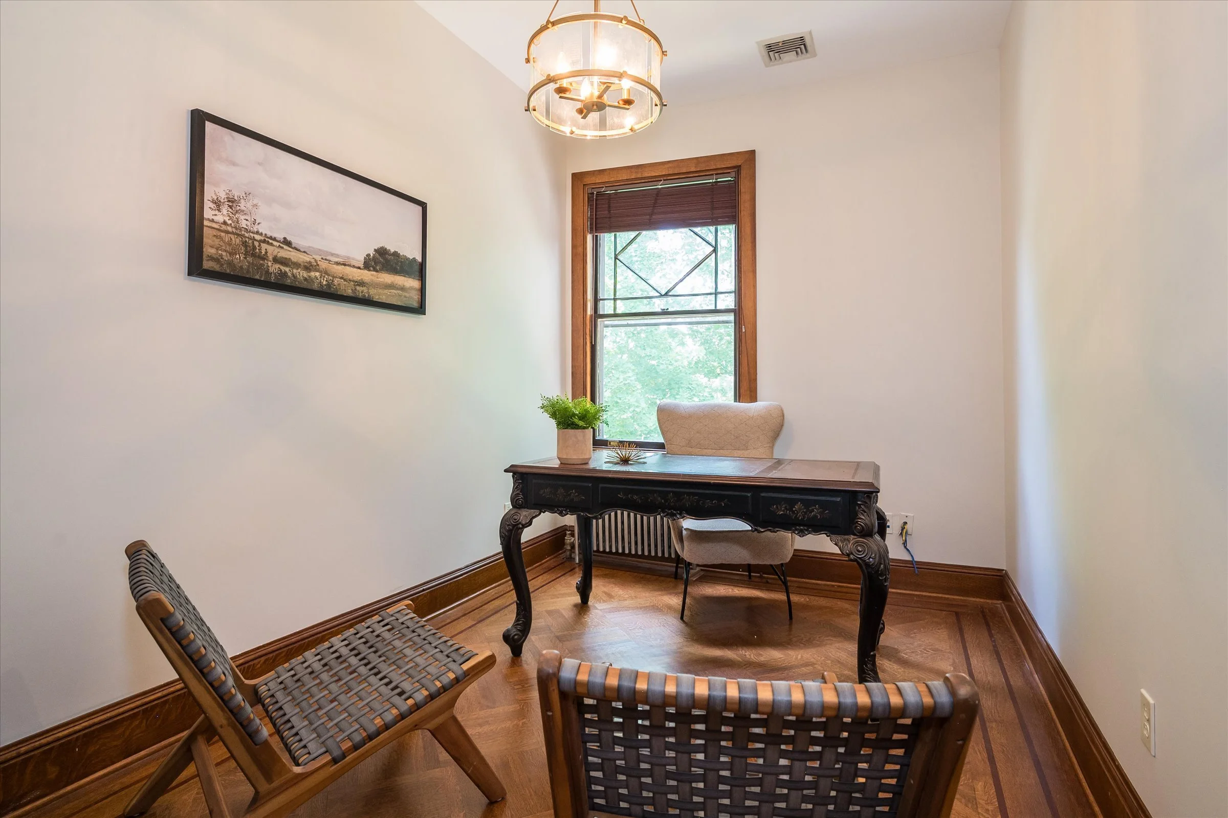 50-Primary Sitting Rm.jpg